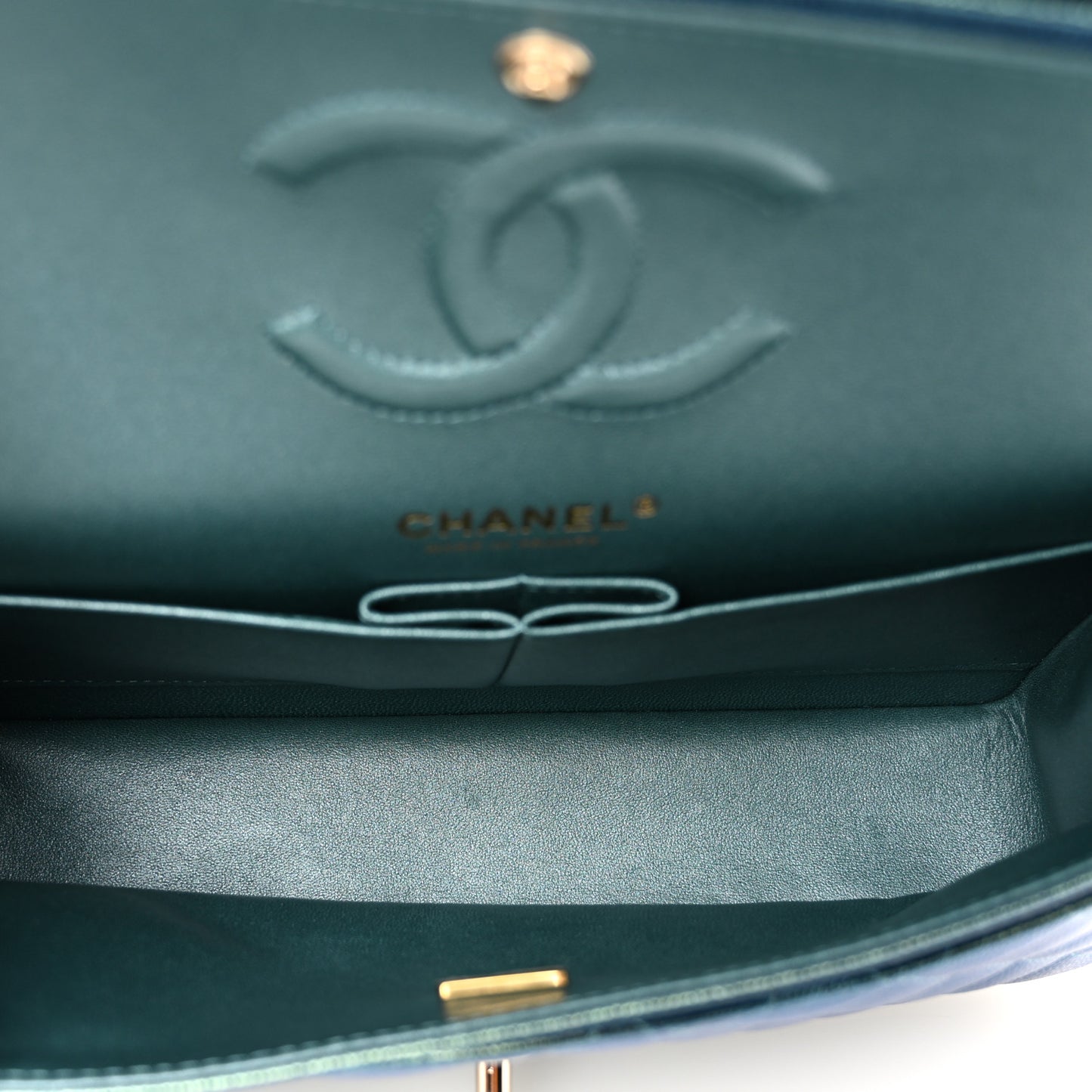 Iridescent Caviar Quilted Medium Double Flap Green