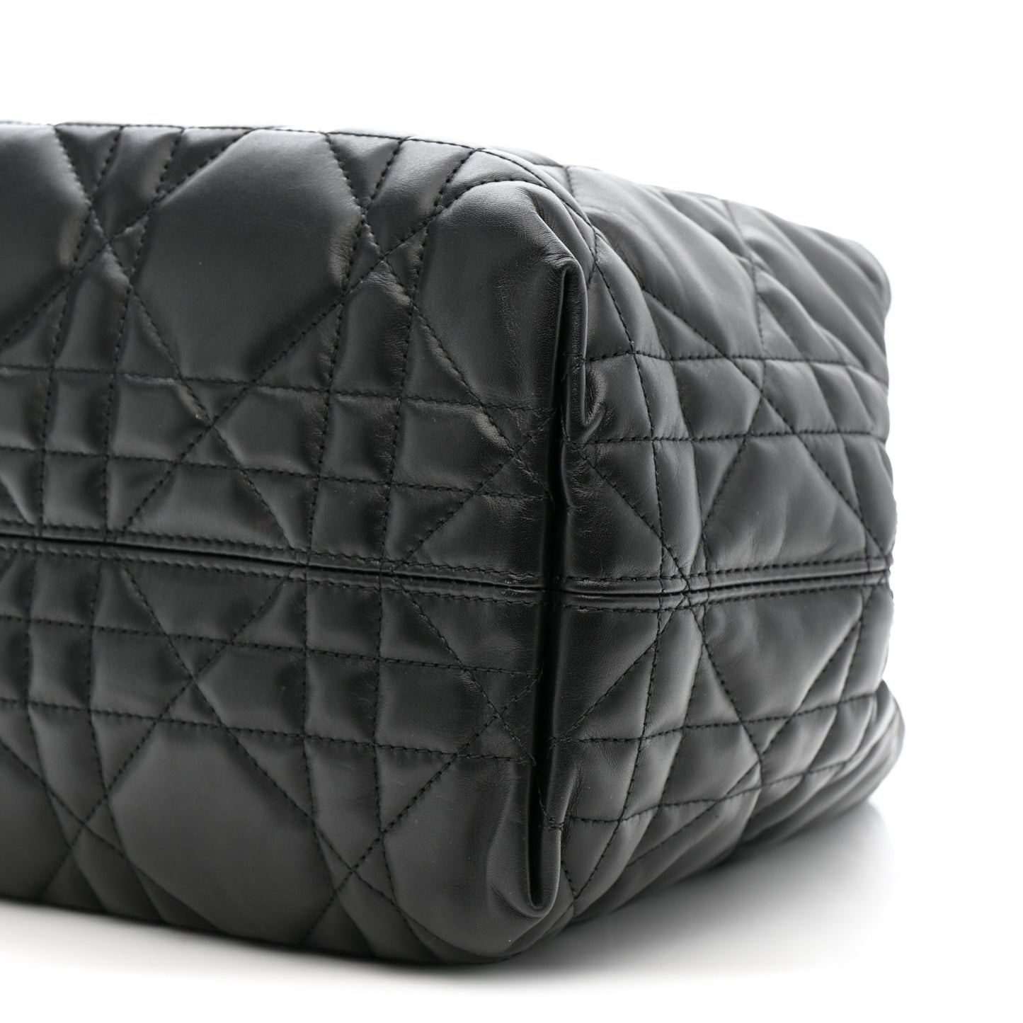 Calfskin Macrocannage Medium Toujours Black