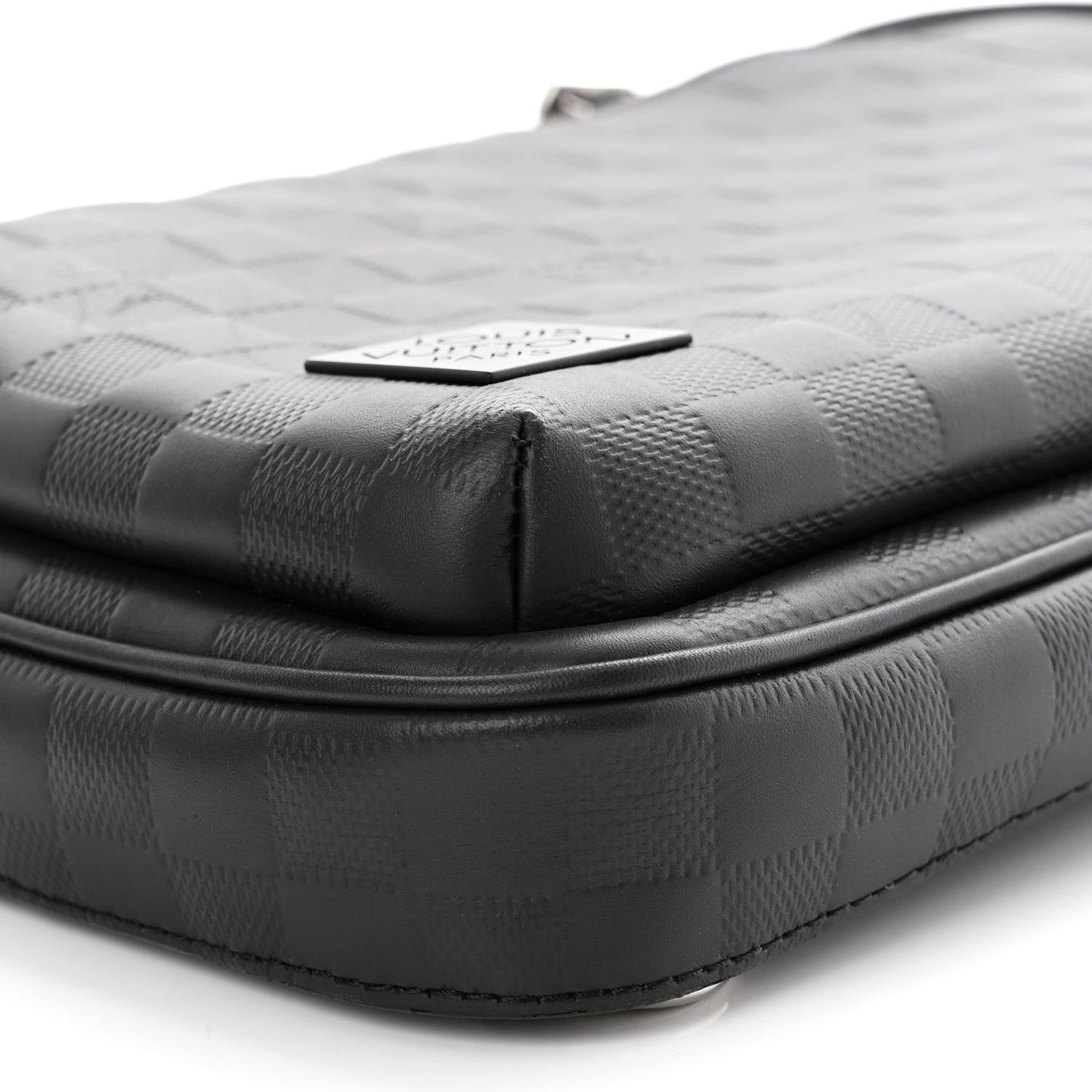 Damier Infini Avenue Sling Bag NM Onyx