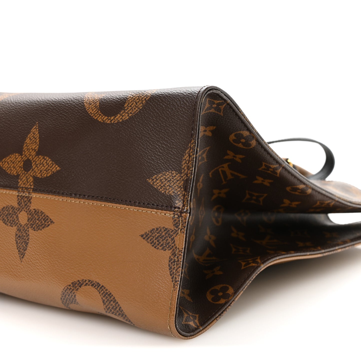 Reverse Monogram Giant Onthego MM