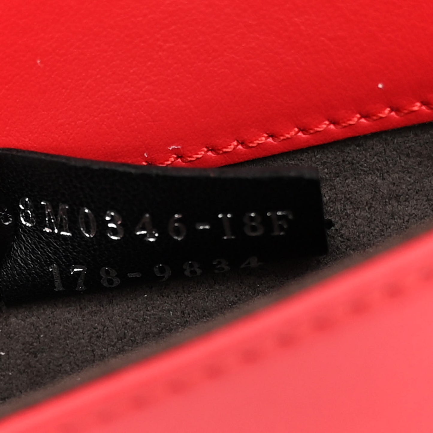 Shiny Nappa Trapuntata Dotcom Tube Wallet On Chain Rojo