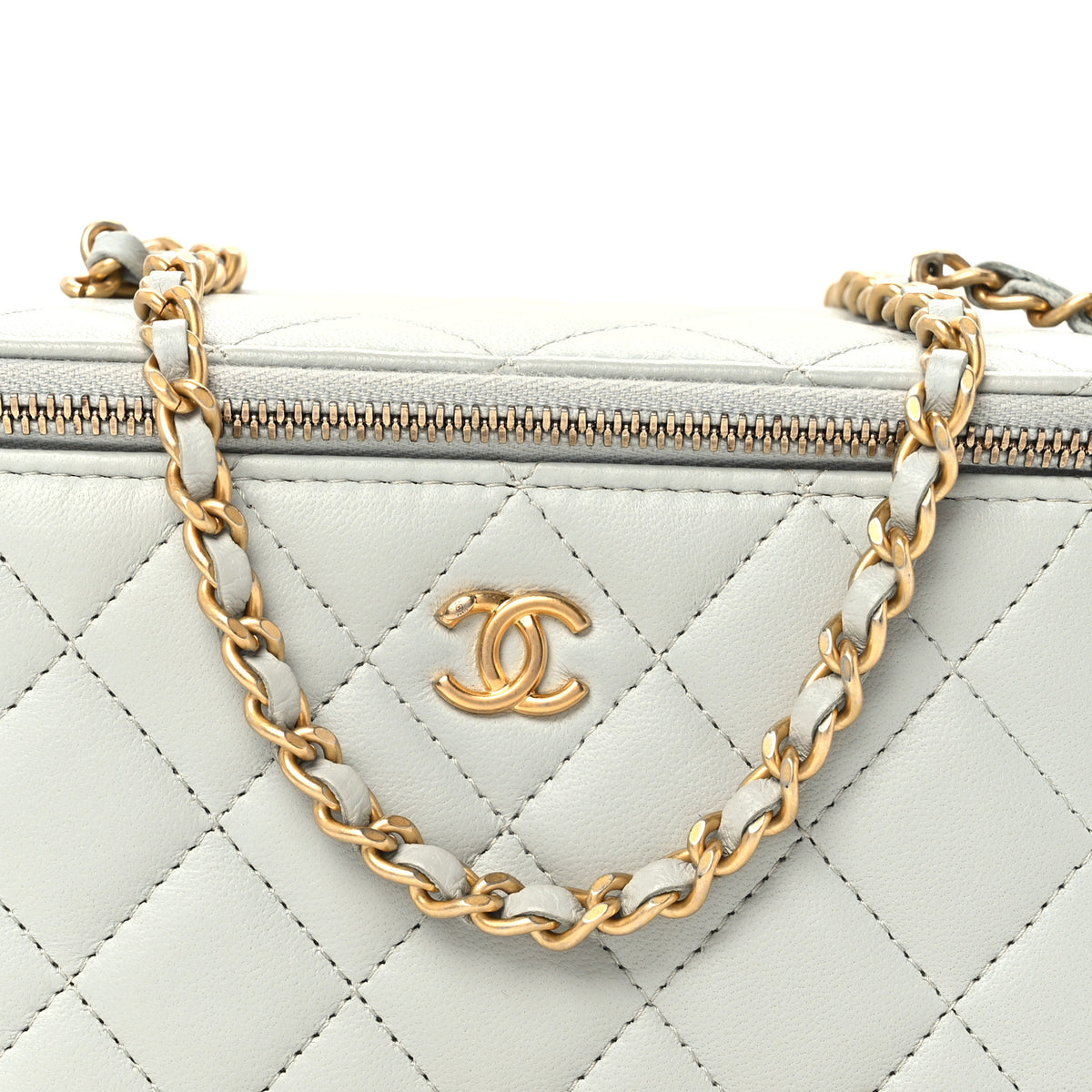 Lambskin Quilted Small Pearl Crush Vanity Case With Chain Grey