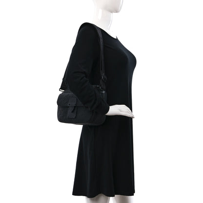 Louis Vuitton Taurillon Monogram S Lock Messenger Black 2 of 9