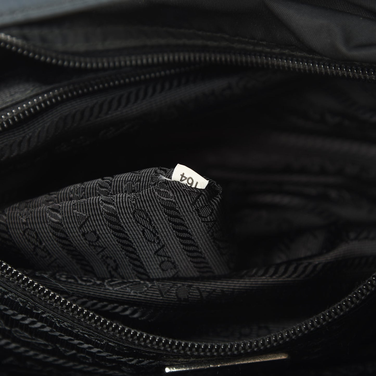 Nylon Tessuto Vela Tote Black