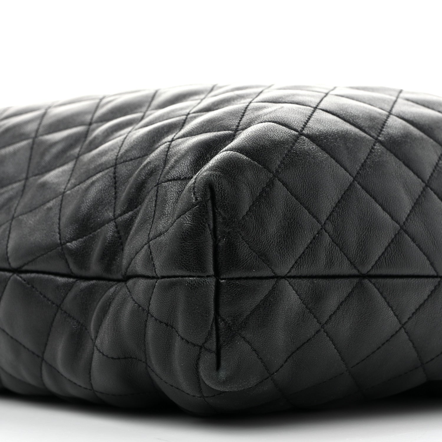 Saint Laurent Lambskin Quilted Maxi Icare Shopping Tote Black 9 of 14