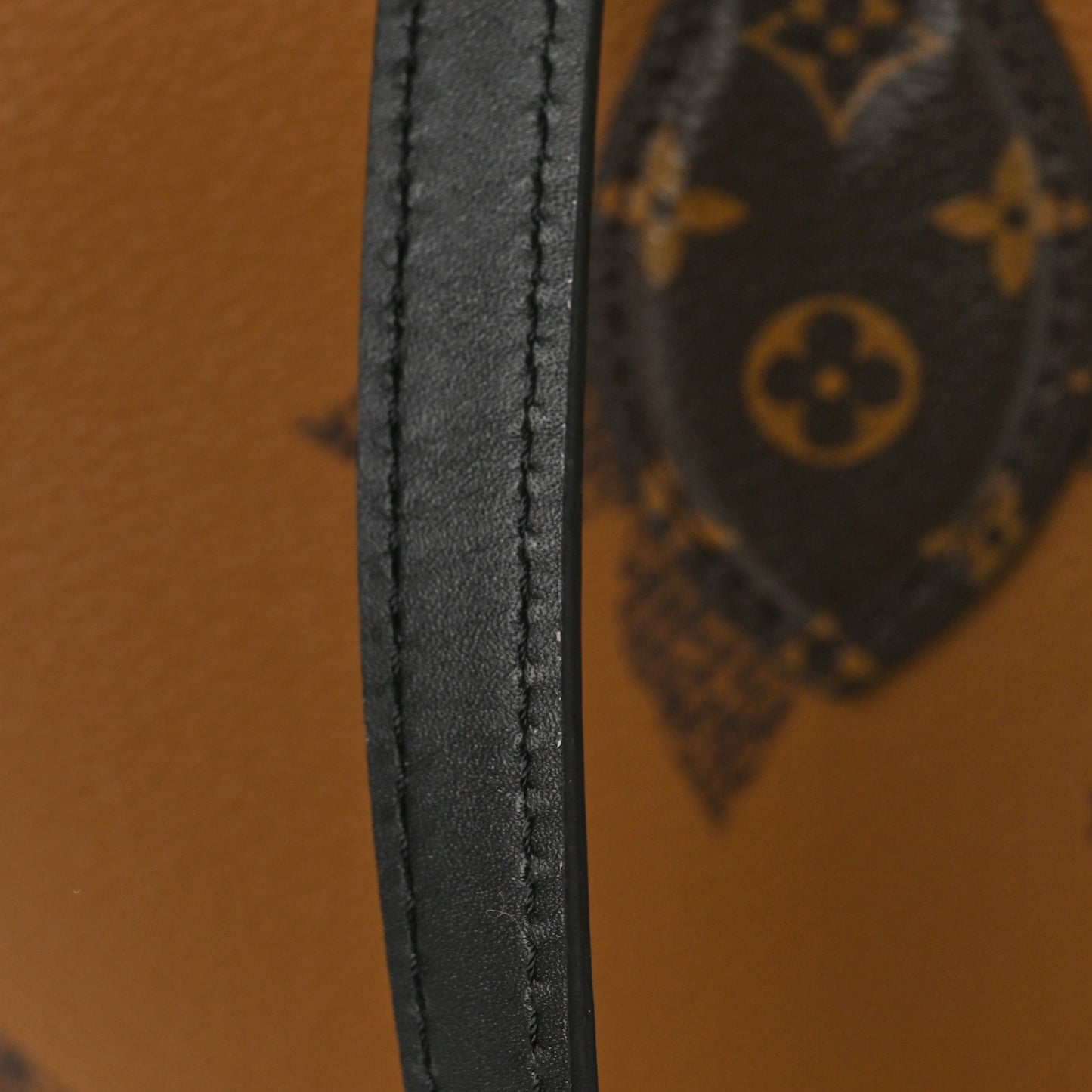 LOUIS VUITTON Reverse Monogram Giant Onthego MM