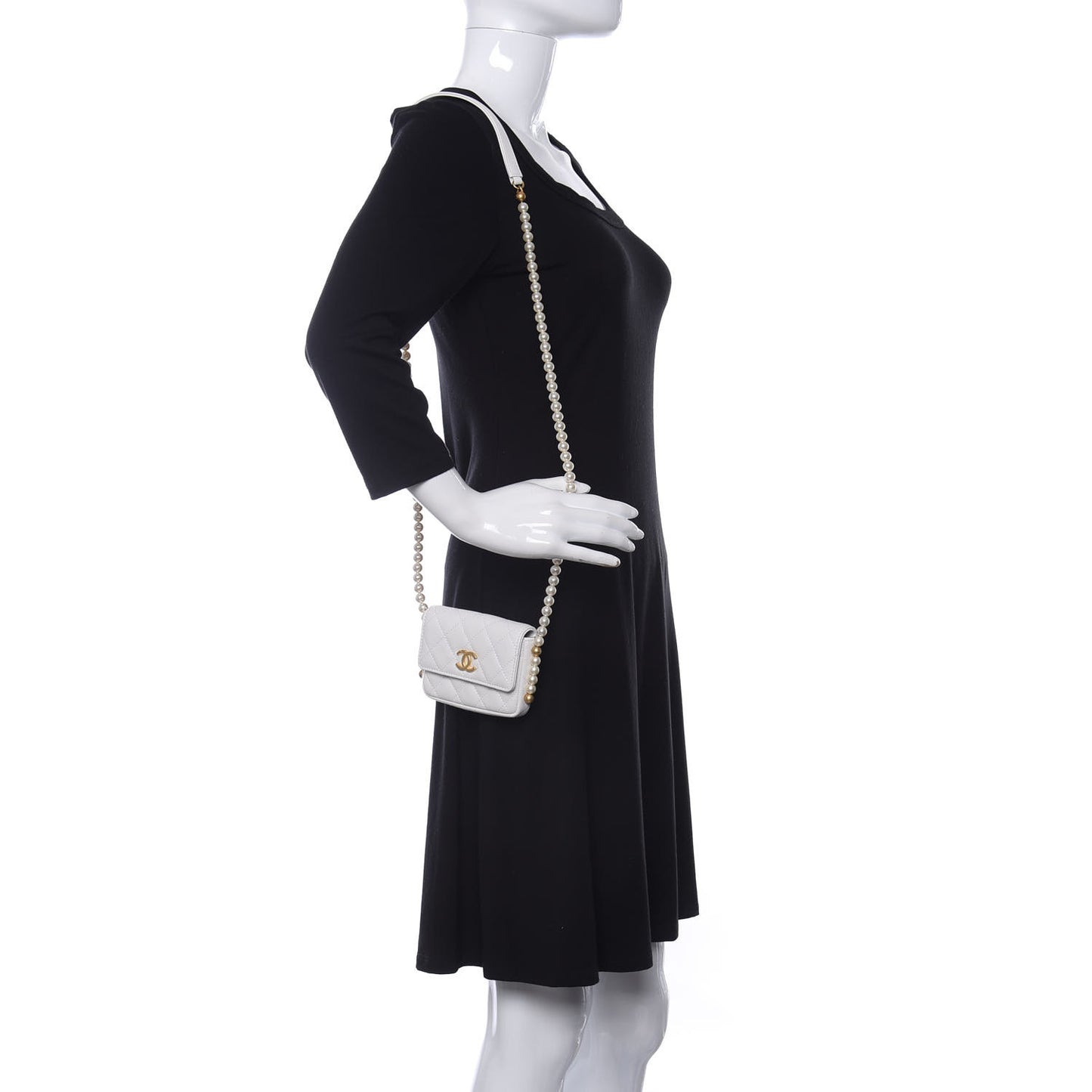 Calfskin Quilted About Pearls Card Holder Flap With Chain White