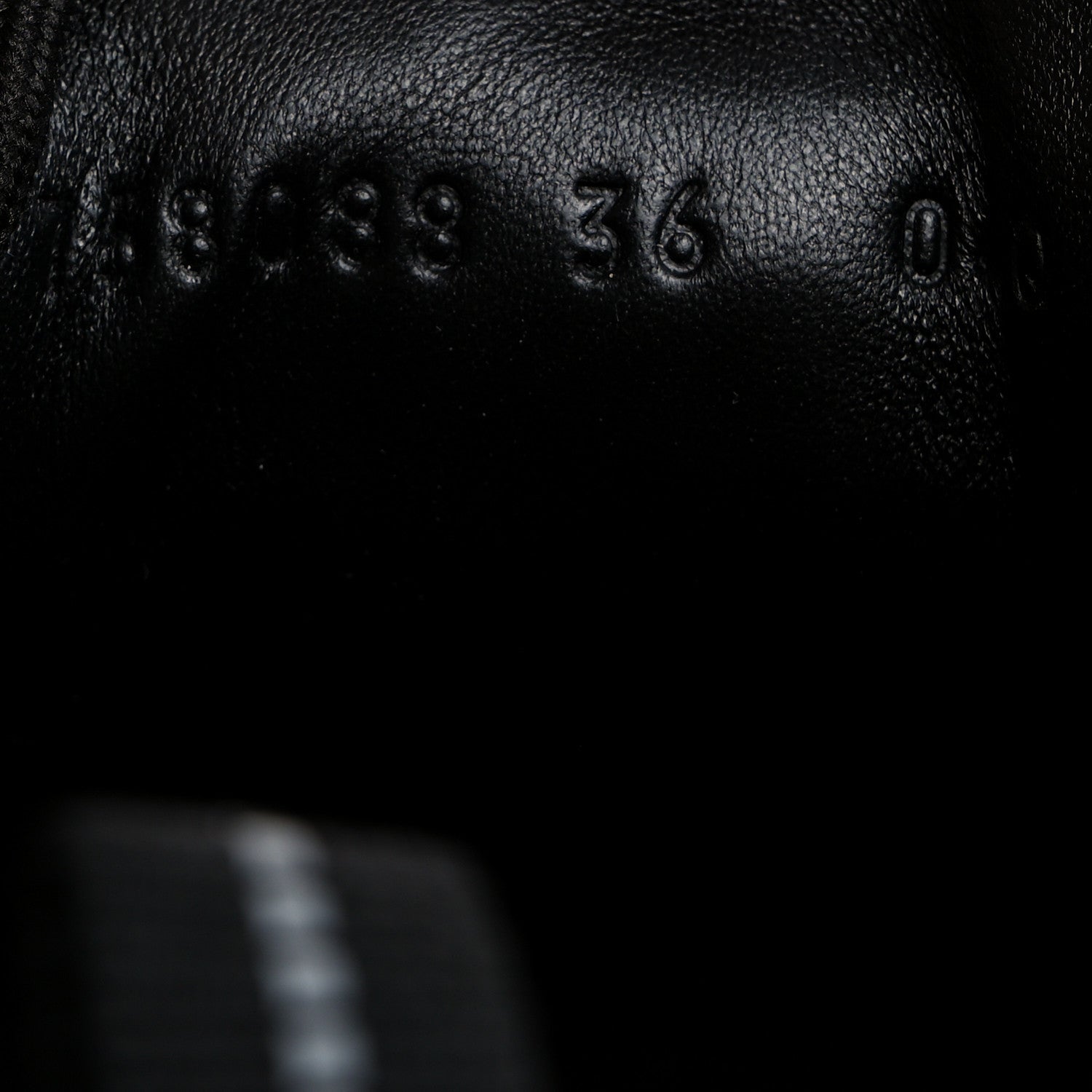 Gucci Tela Retino Mesh Crystal Suede GG Monogram Womens Gucci Run Sneakers 36 Black Silver 7 of 8