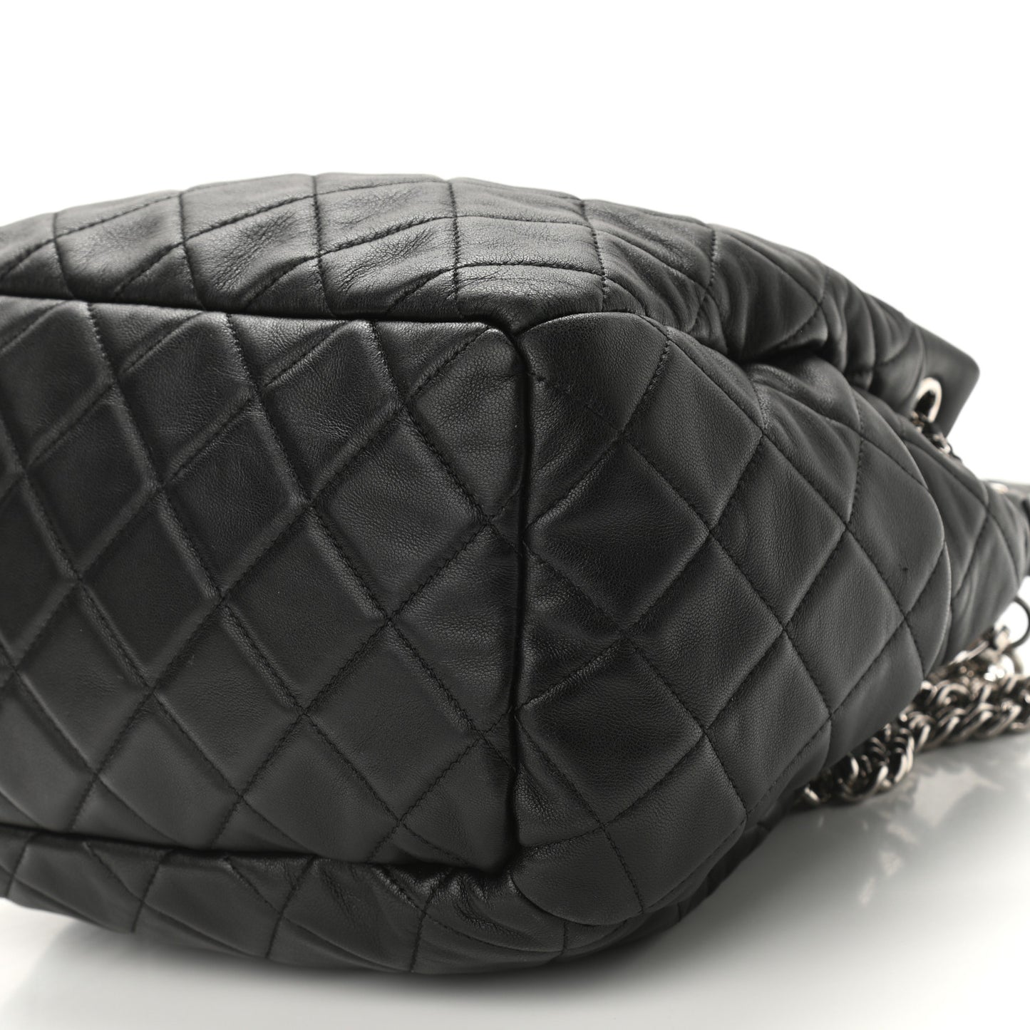 Caviar Flat Quilted CC Chain Bucket Drawstring Bag Black