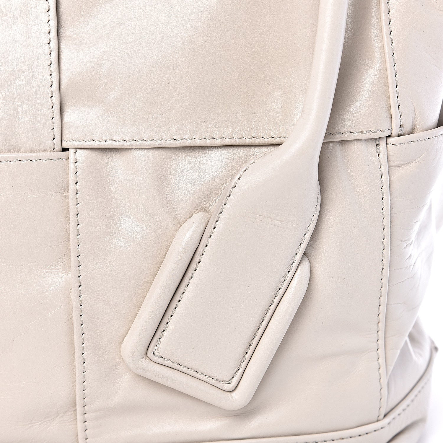 Bottega Veneta Paper Calfskin Maxi Intrecciato Medium Arco Slouch Plaster 8 of 11
