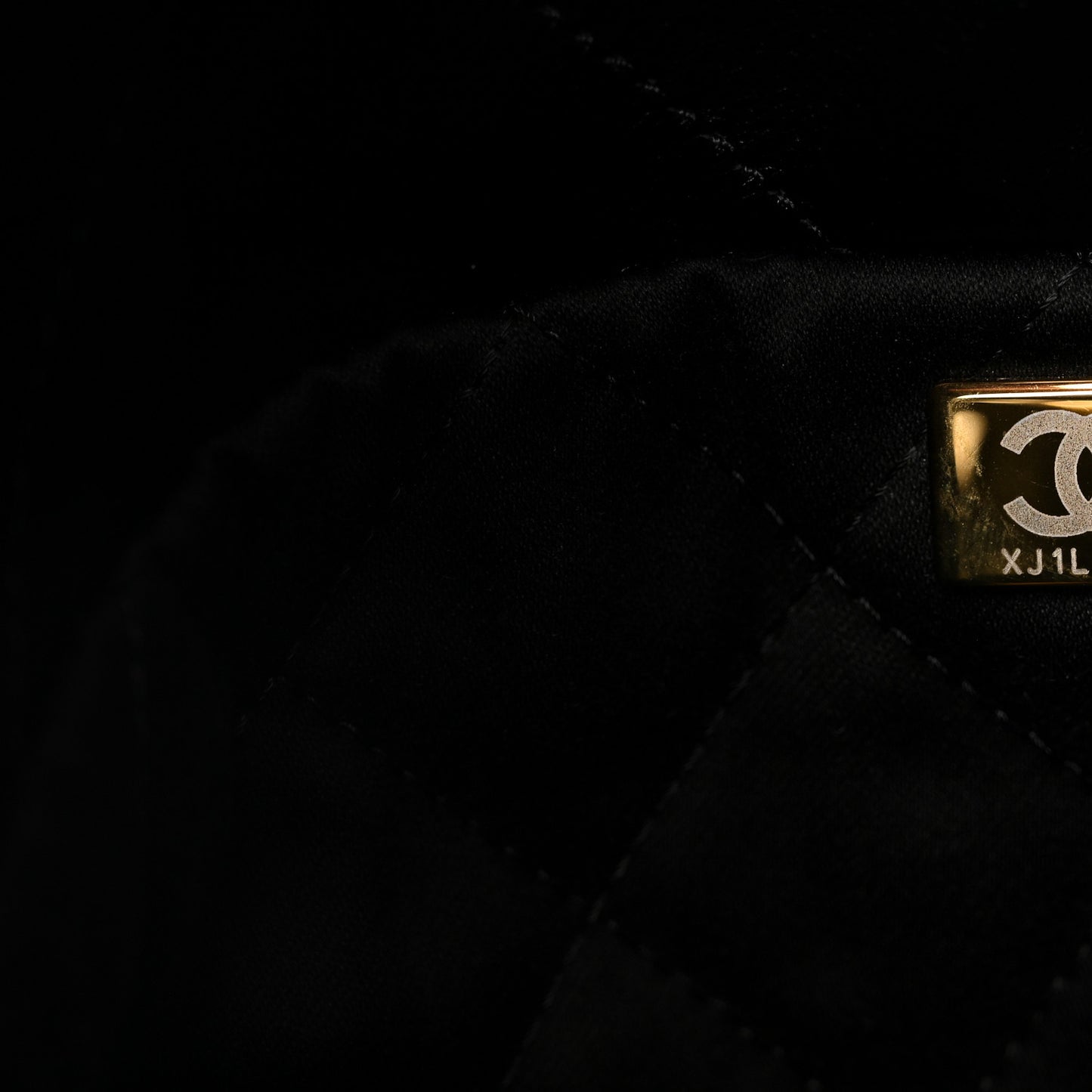 Shiny Calfskin Quilted Small Chanel 22 Black