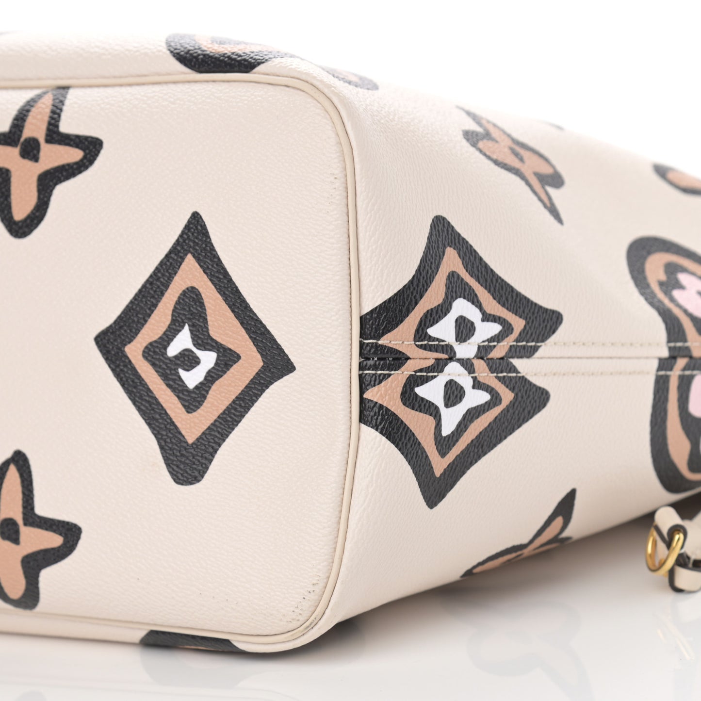 Monogram Giant Wild At Heart Neverfull MM Creme