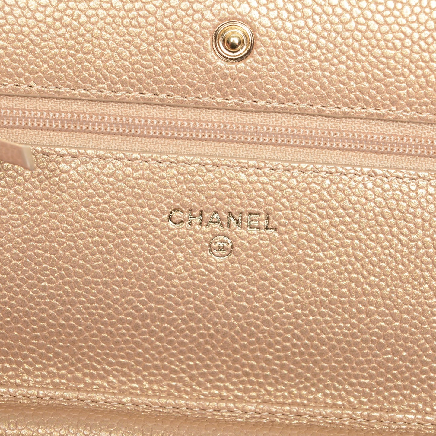Pearly Caviar Quilted Wallet On Chain WOC Gold