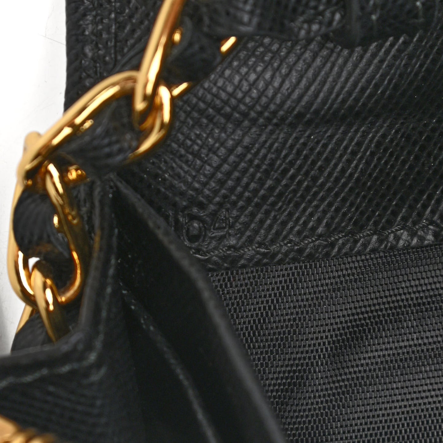 Saffiano Metal Oro Chain Wallet Black