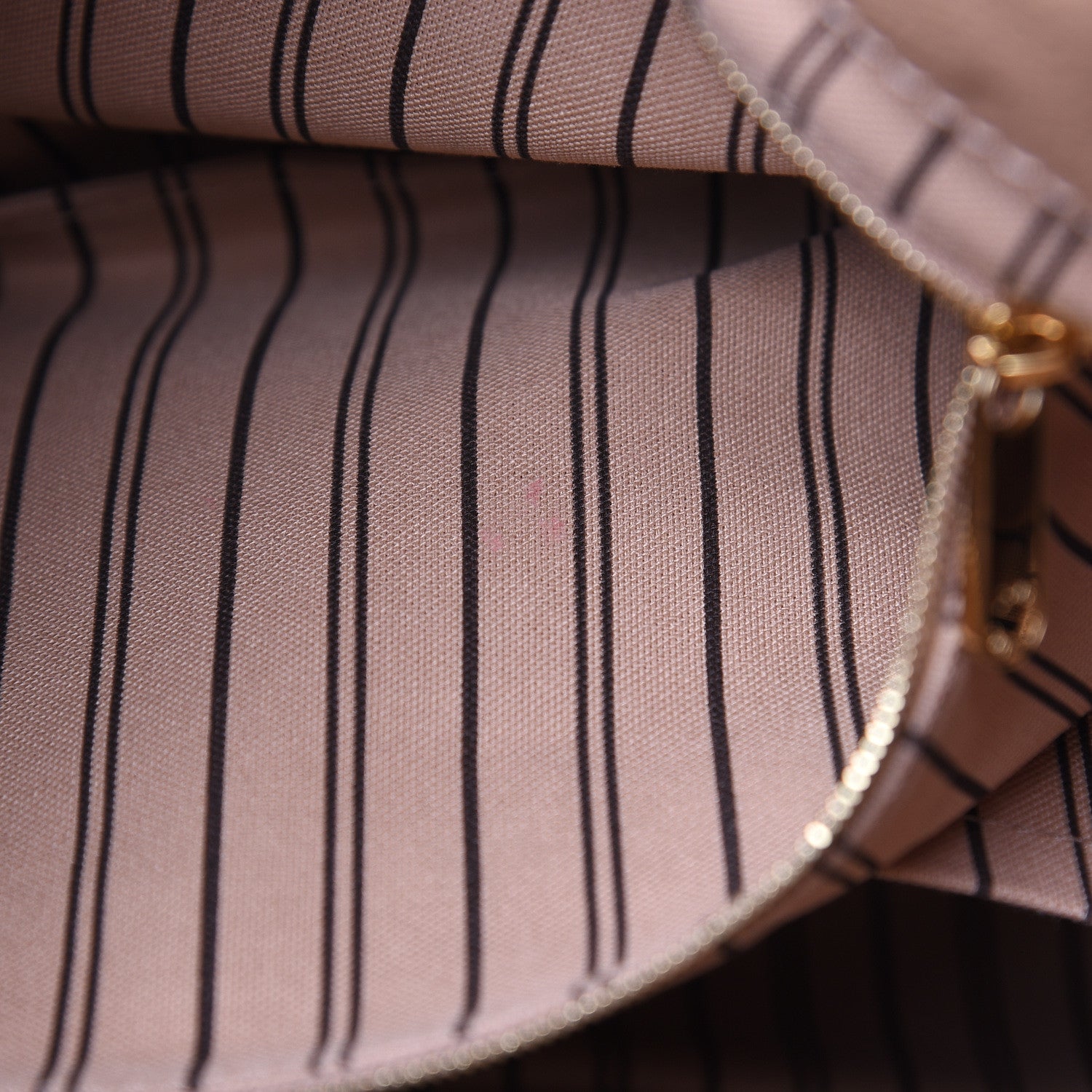 Louis Vuitton Empreinte Artsy MM Dune 14 of 14