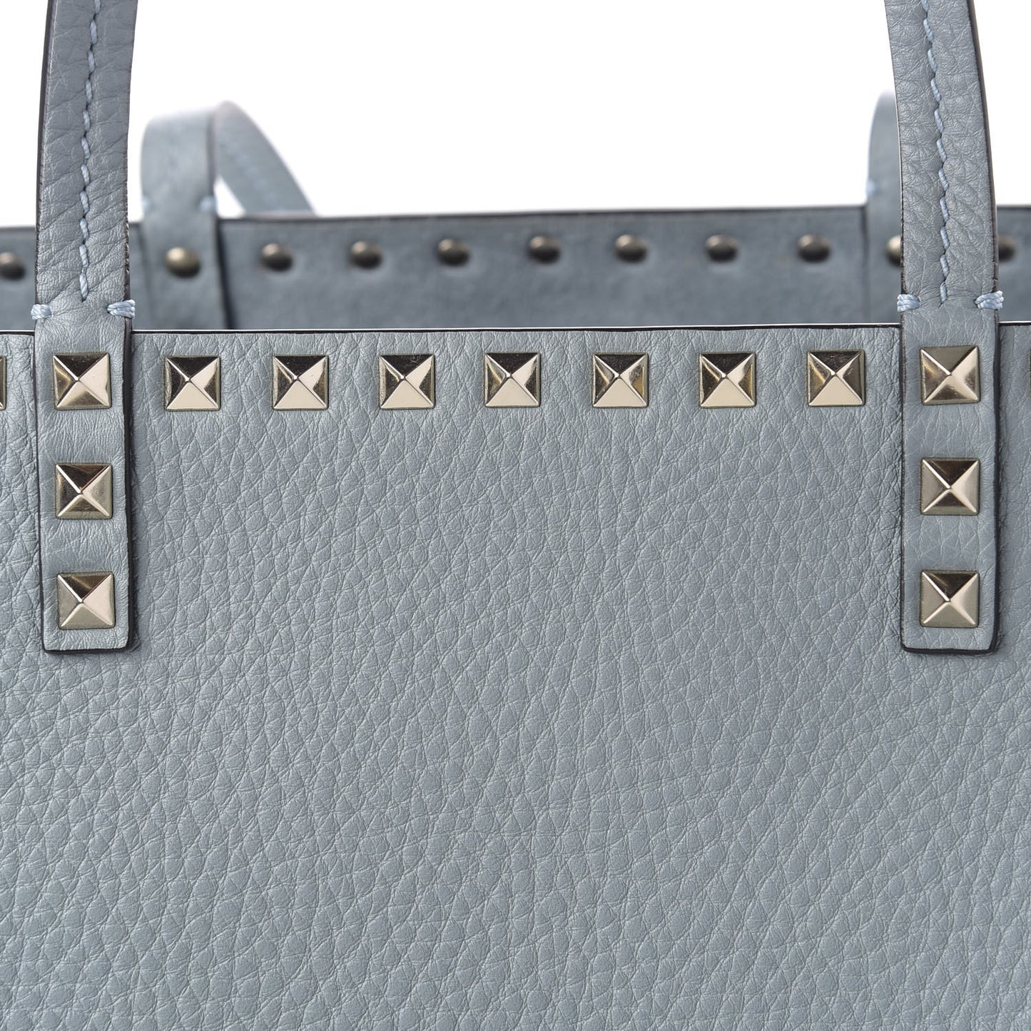 Pebbled Calfskin Rockstud Double Handle Cinch Tote Nube