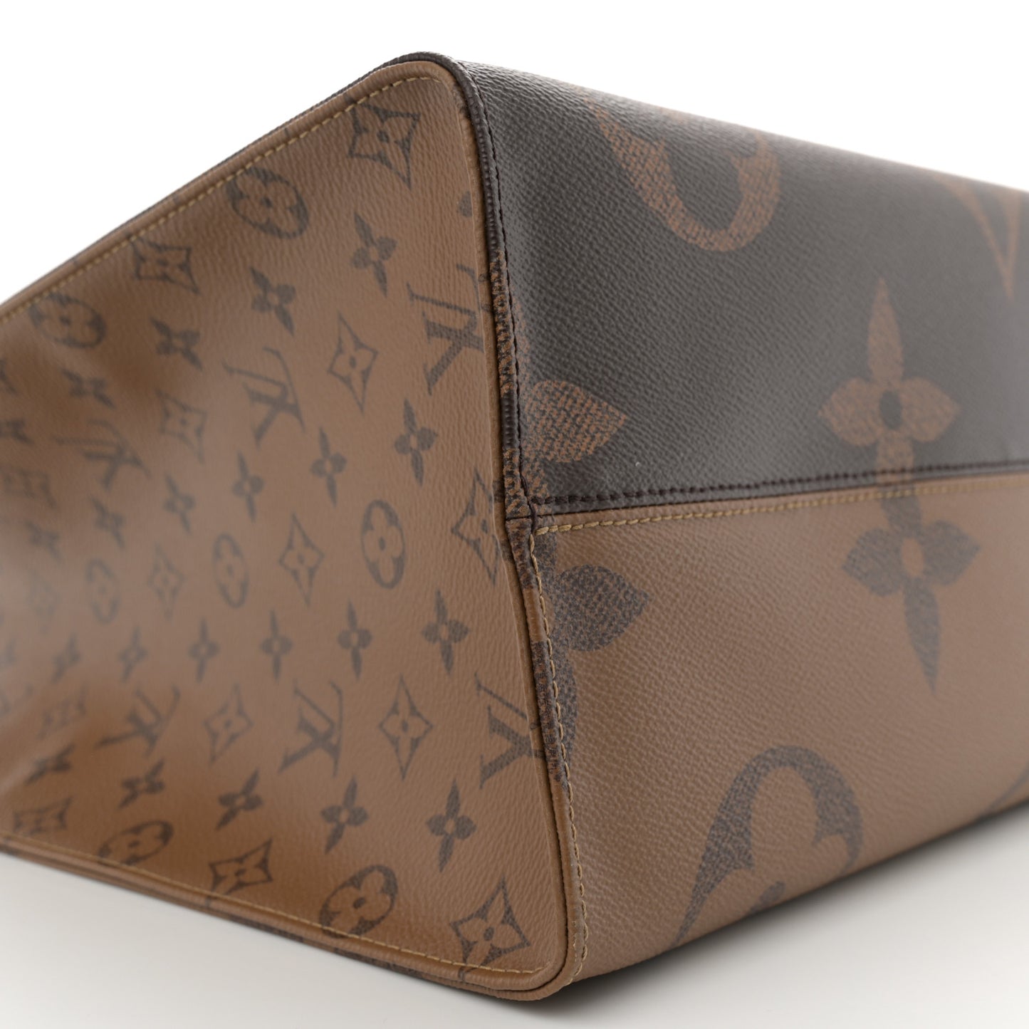 Reverse Monogram Giant Onthego GM