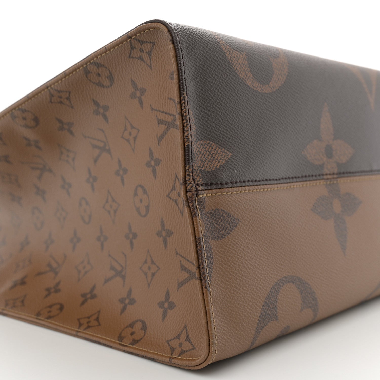 Louis Vuitton Reverse Monogram Giant Onthego GM 9 of 11