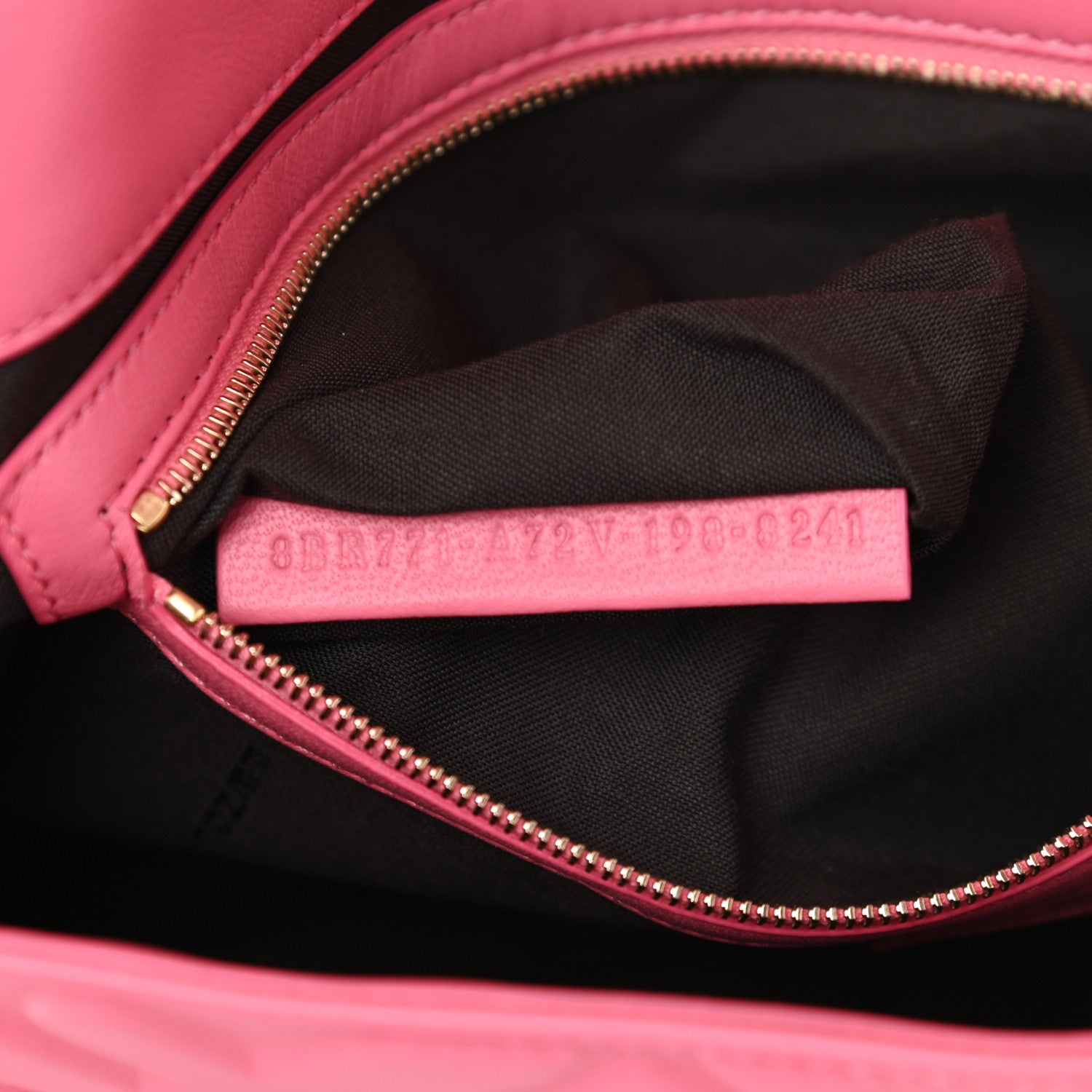 Fendi Nappa FF 1974 Embossed Large Baguette Rosa Fluo 7 of 10
