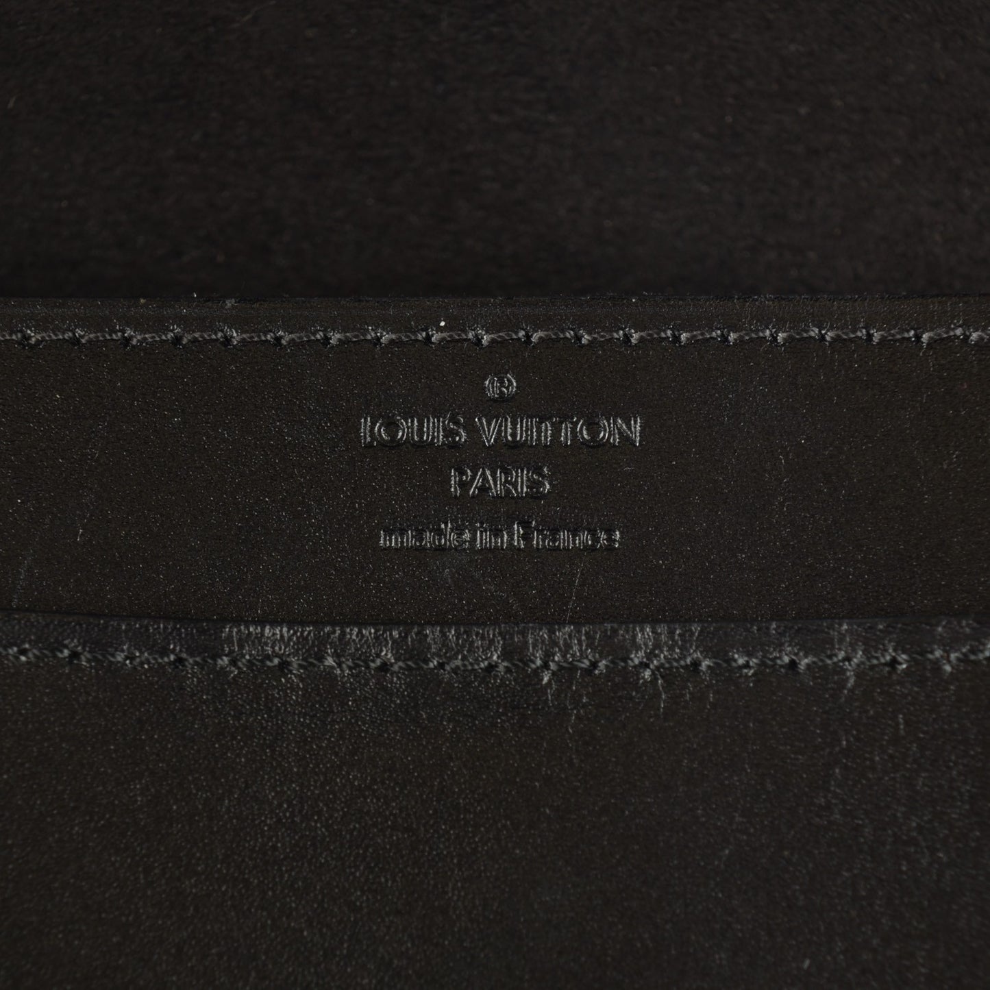 Calfskin Chain Louise GM Black