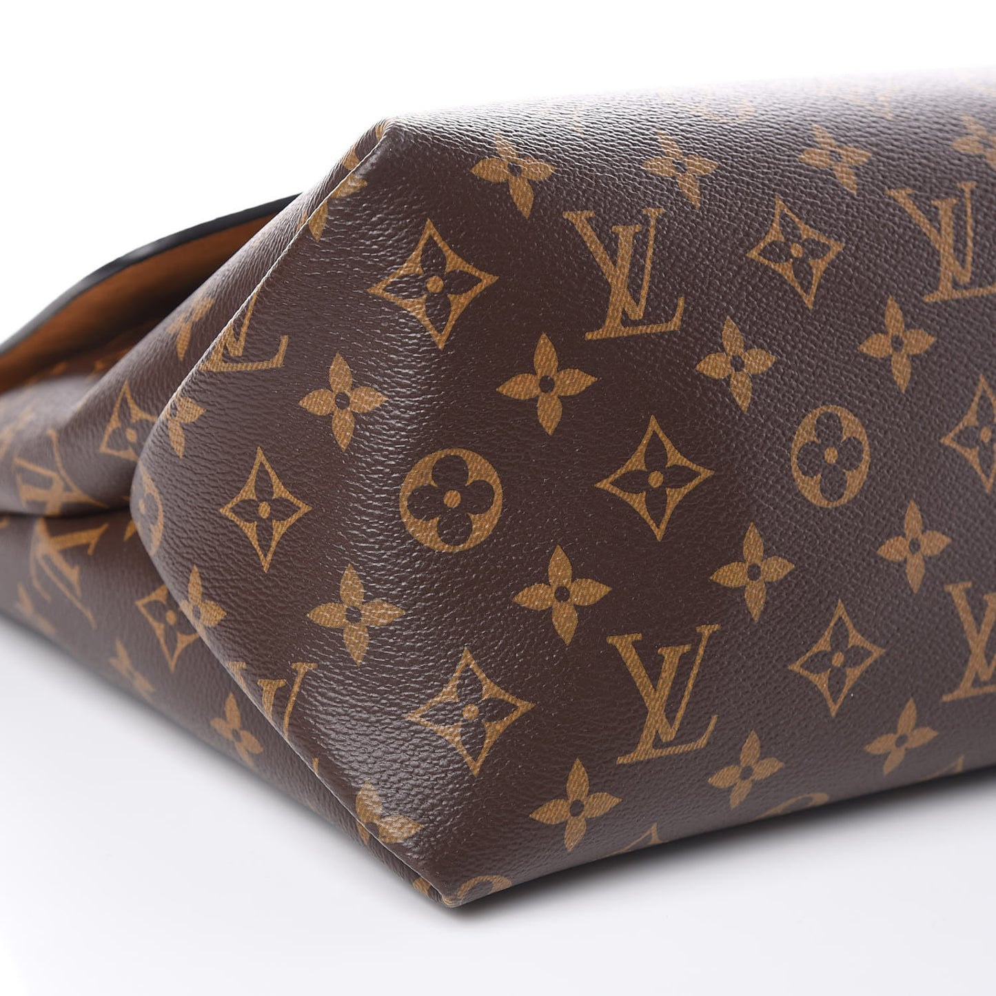 Monogram Beaubourg MM Safran Imperial