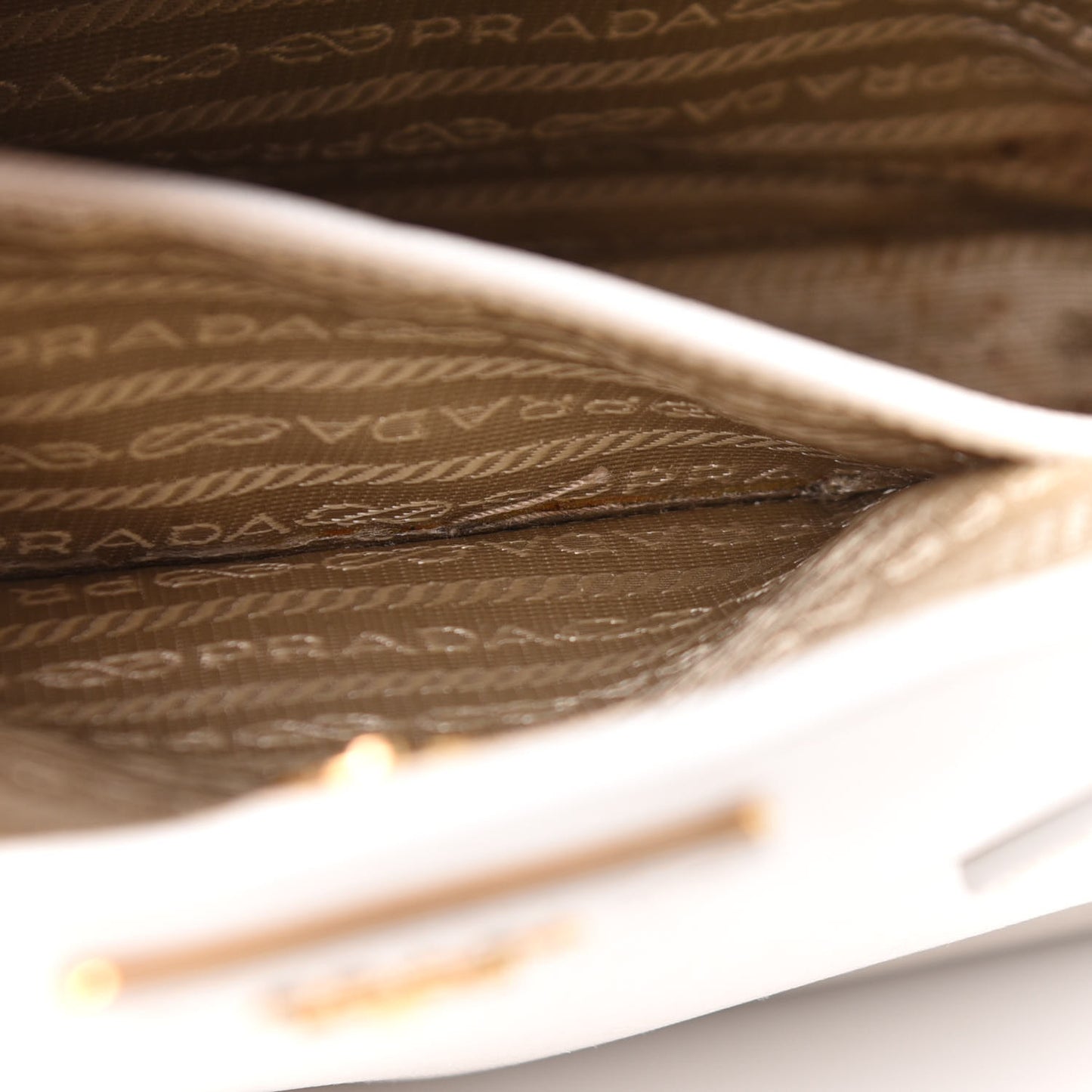 Saffiano Lux Medium Tote Talco