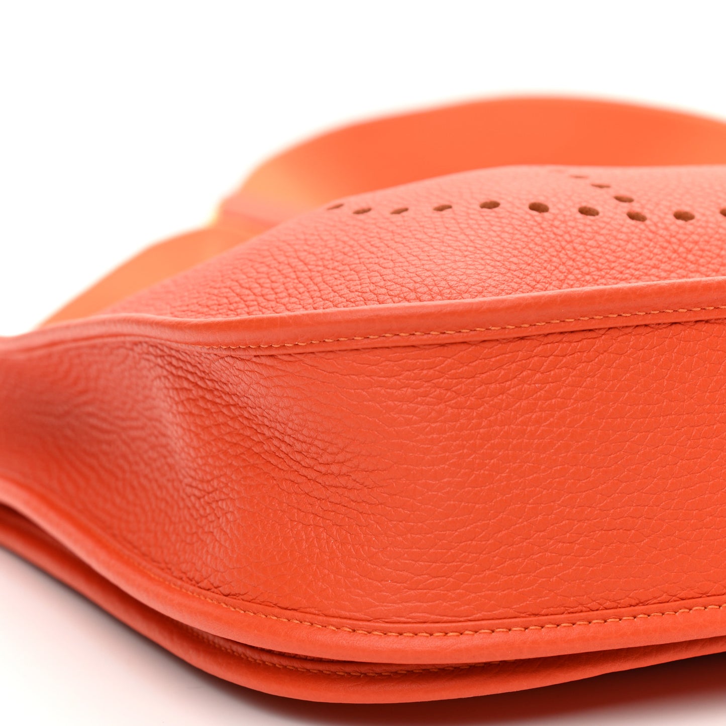 Taurillon Clemence Evelyne III PM Feu