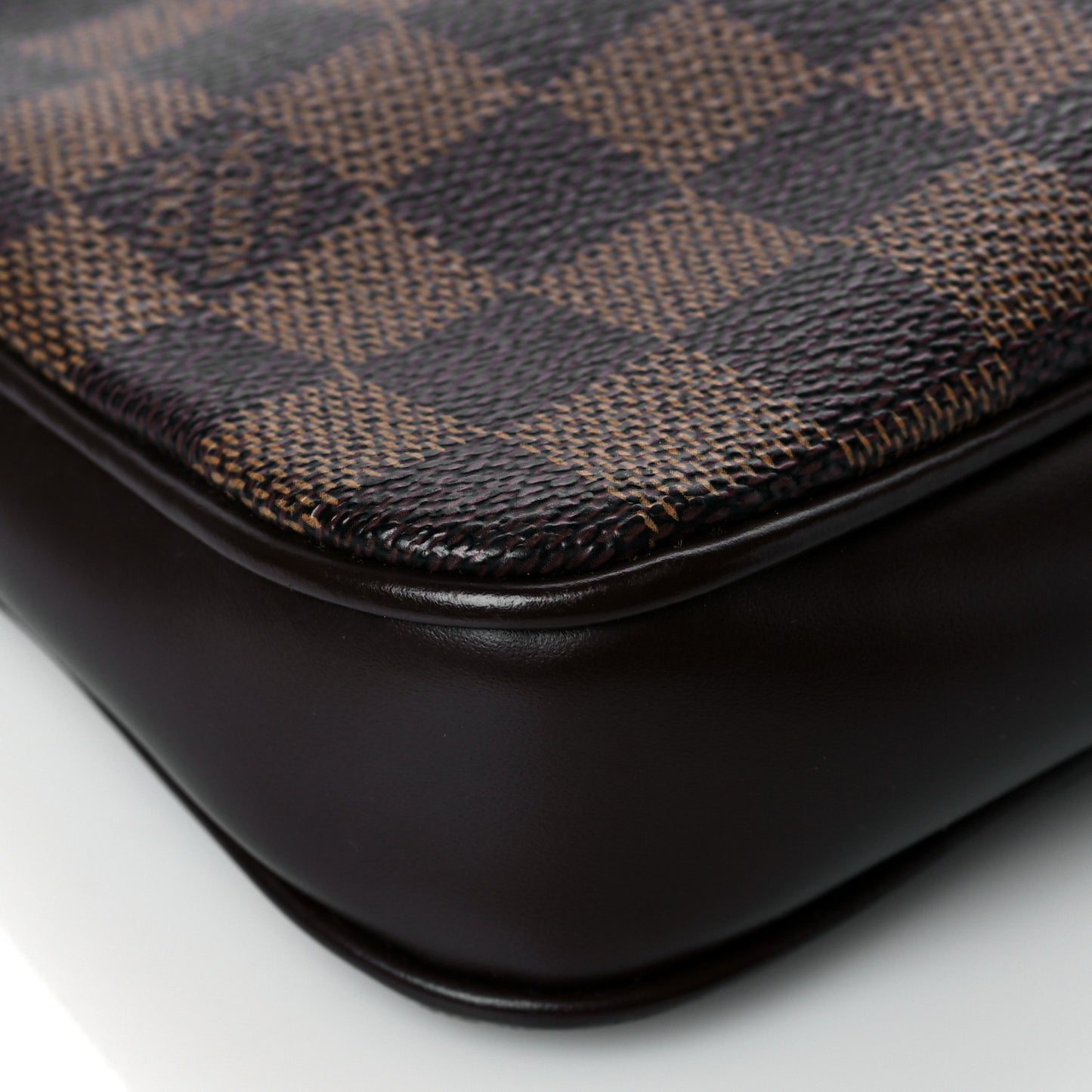 Damier Ebene Navona Pochette Accessories