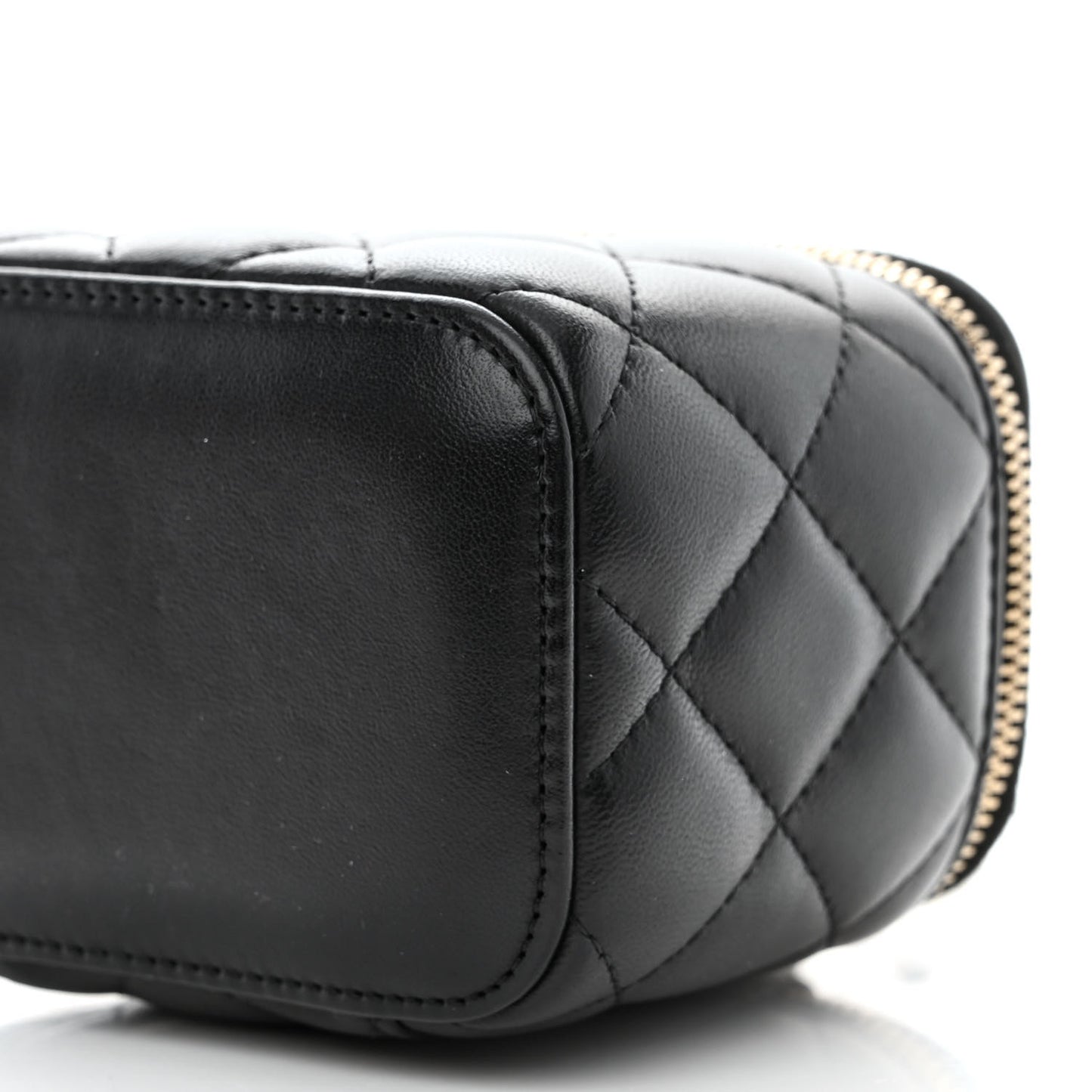 Lambskin Quilted Mini Pearl Crush Vanity Case With Chain Black