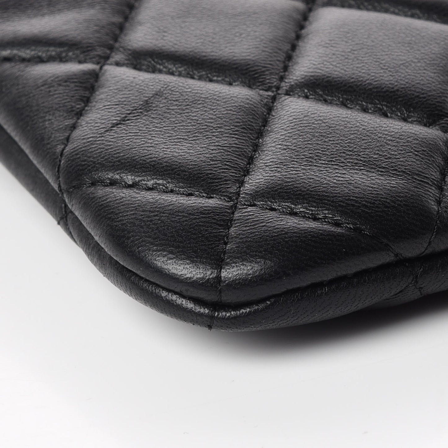 Lambskin Quilted Medium Cosmetic Case Black