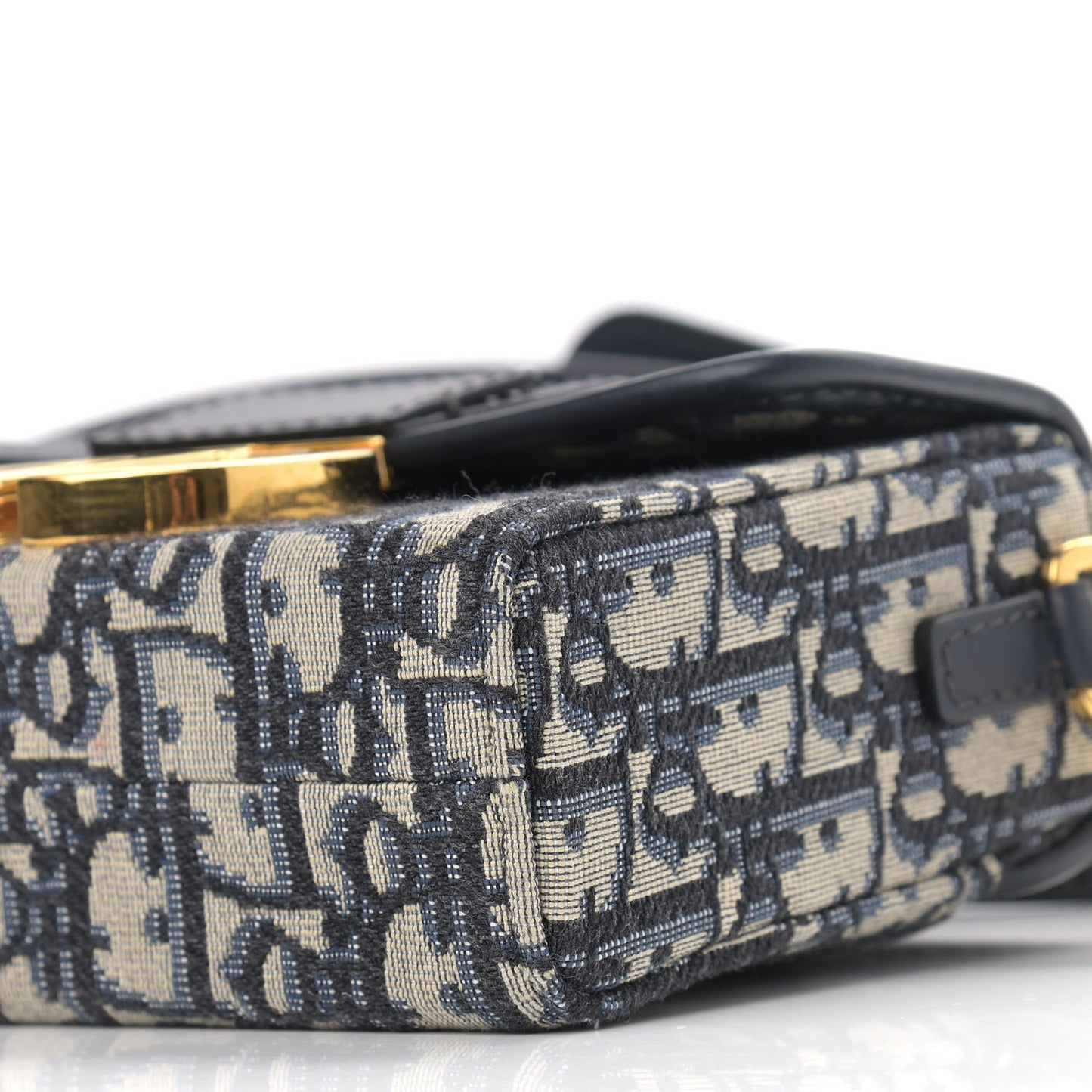 Oblique 30 Montaigne Box Bag Blue