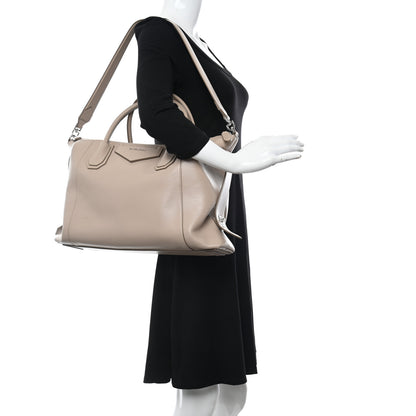 Givenchy Smooth Calfskin Medium Soft Antigona Dune 2 of 11