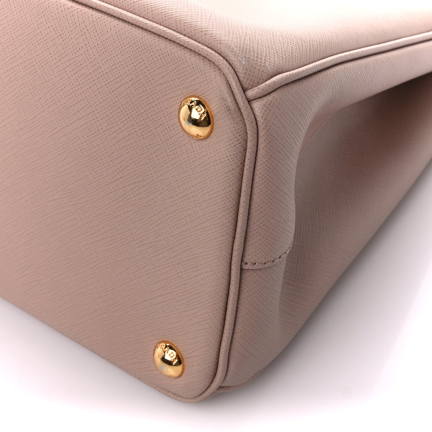 Saffiano Medium Galleria Double Zip Tote Cammeo