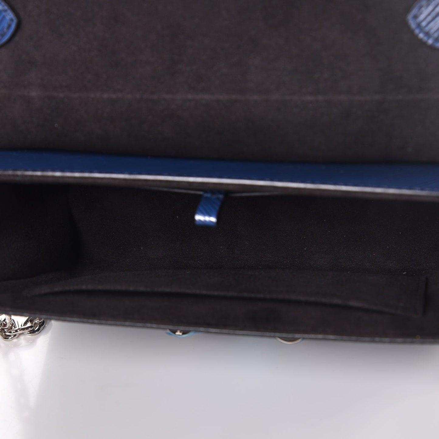 Epi Twist Shoulder Bag MM Indigo