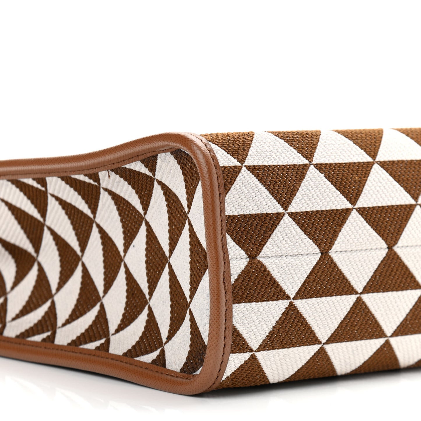 Jacquard Saffiano Triangolo Symbole Embroidered Large Tote Tobacco Talco