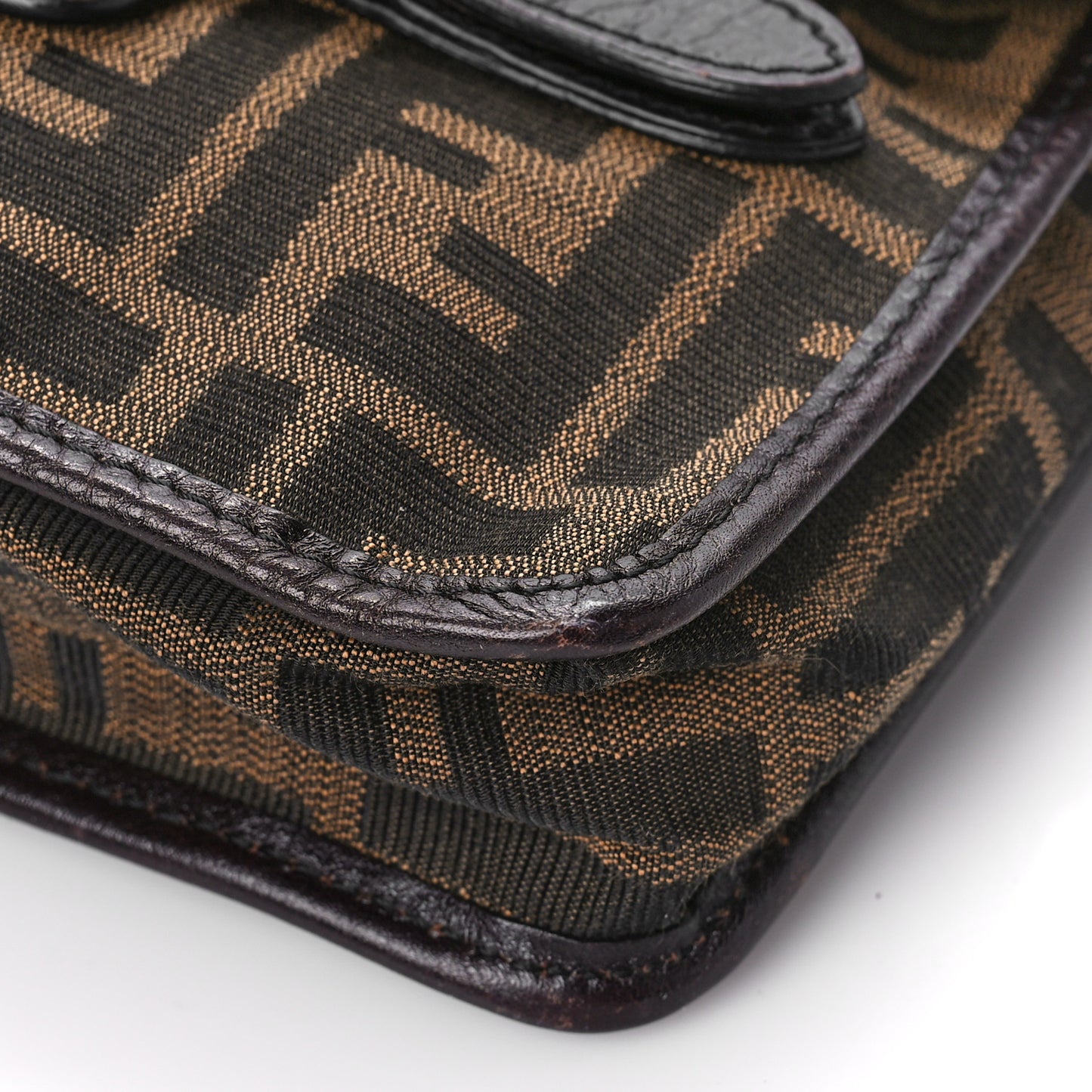 Zucca Calfskin Shoulder Bag Tobacco