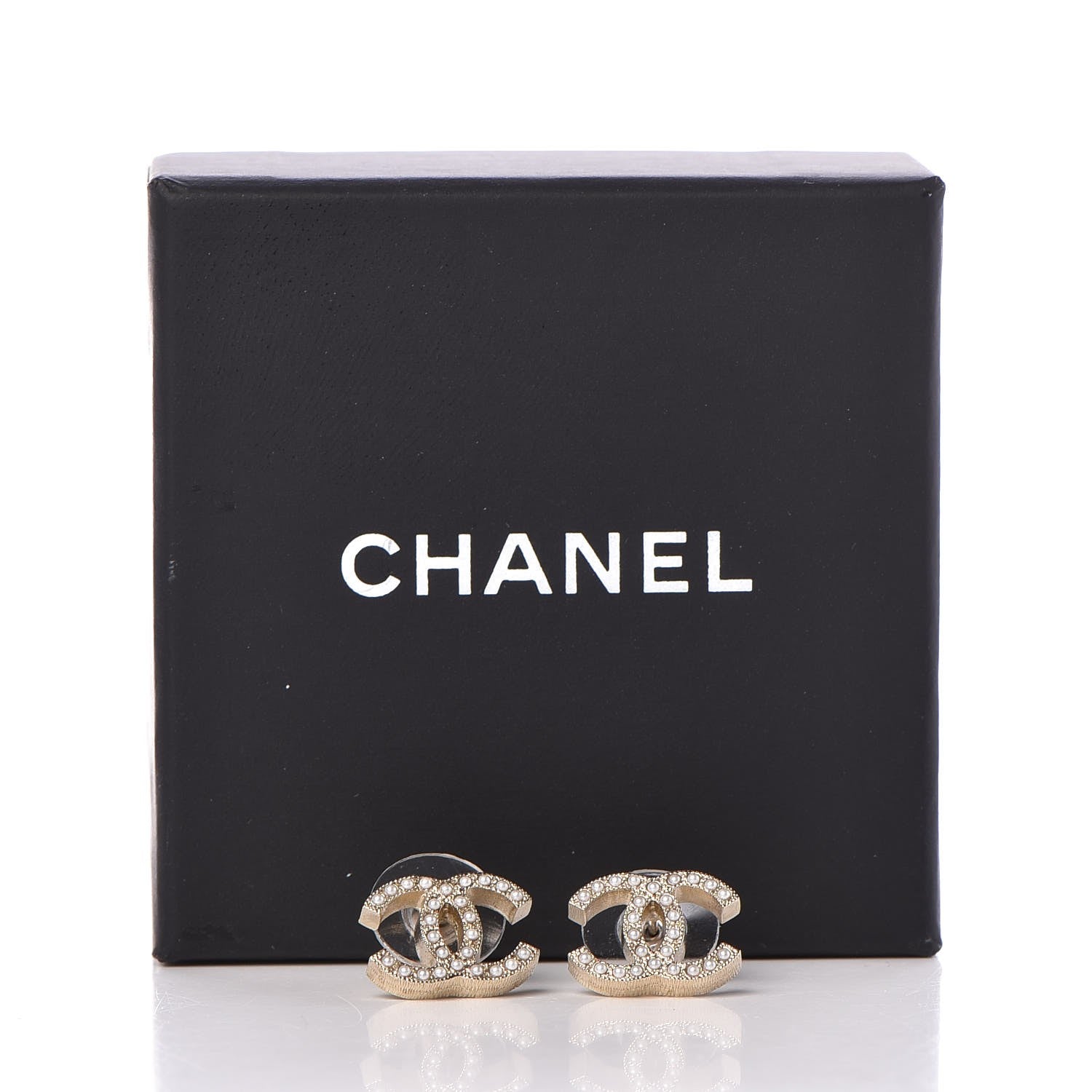 Chanel Pearl CC Earrings Gold 5 of 5
