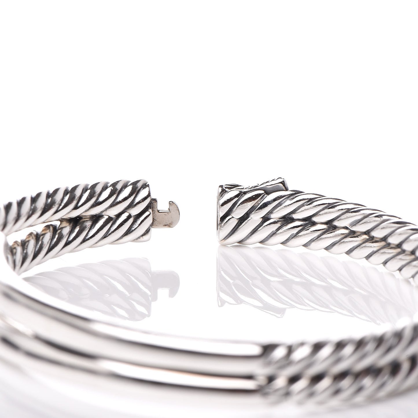 Sterling Silver 10mm Single Loop Labyrinth Bracelet