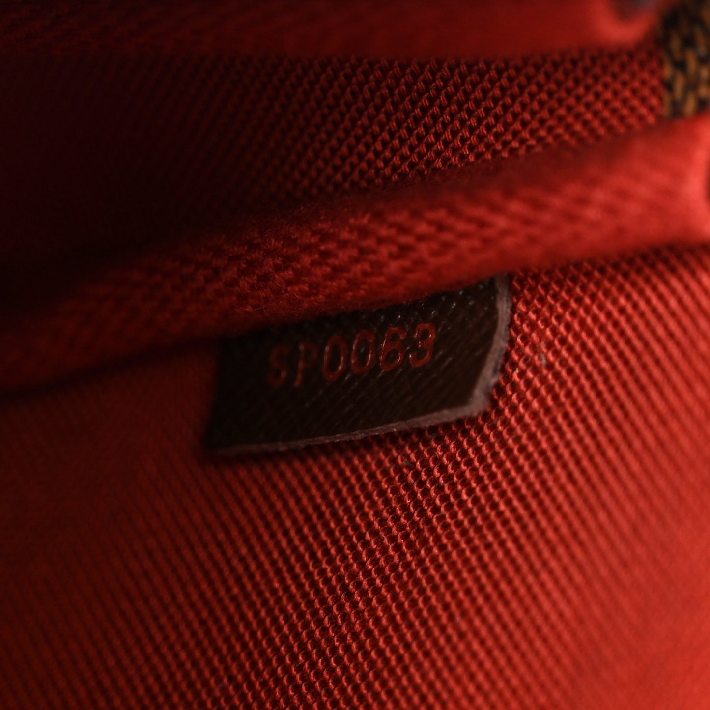 Damier Ebene Bucket Pochette Accessories