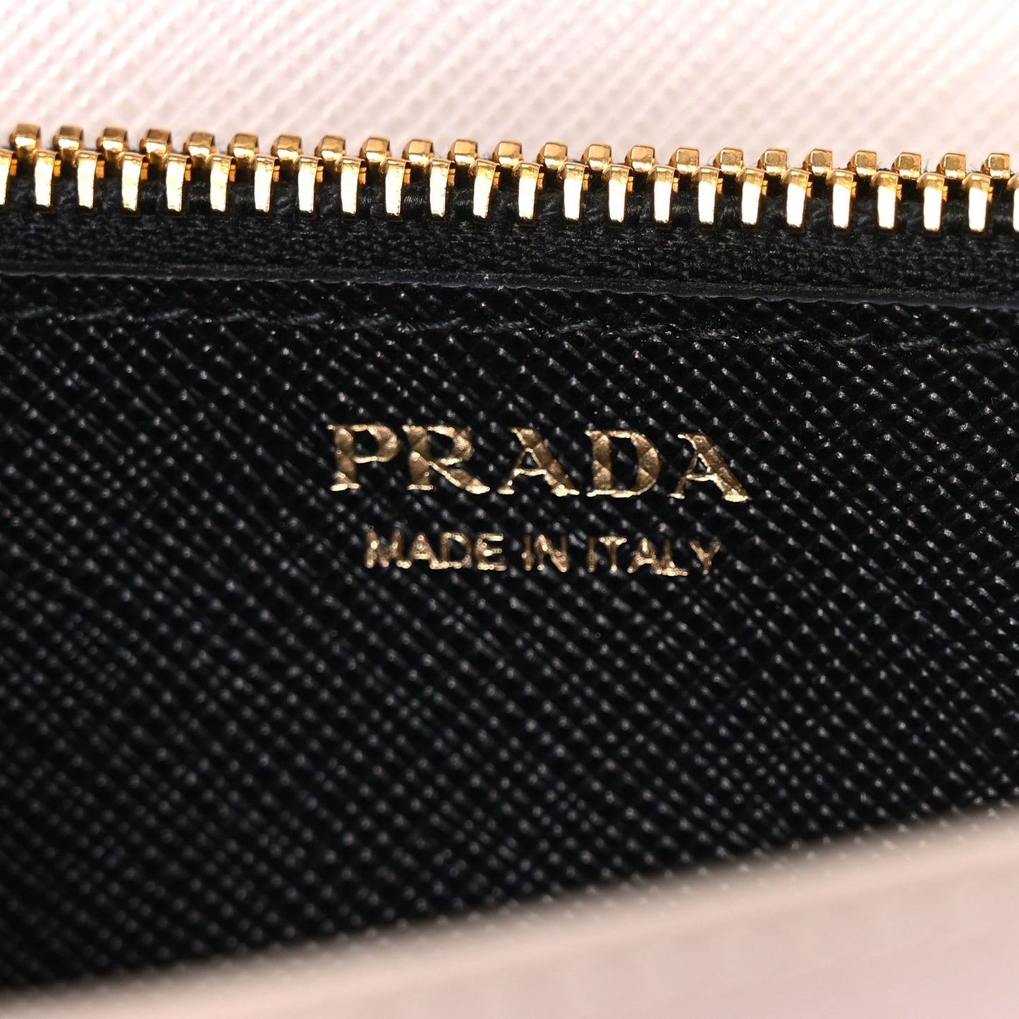 Saffiano Lux Chain Wallet White Multicolor