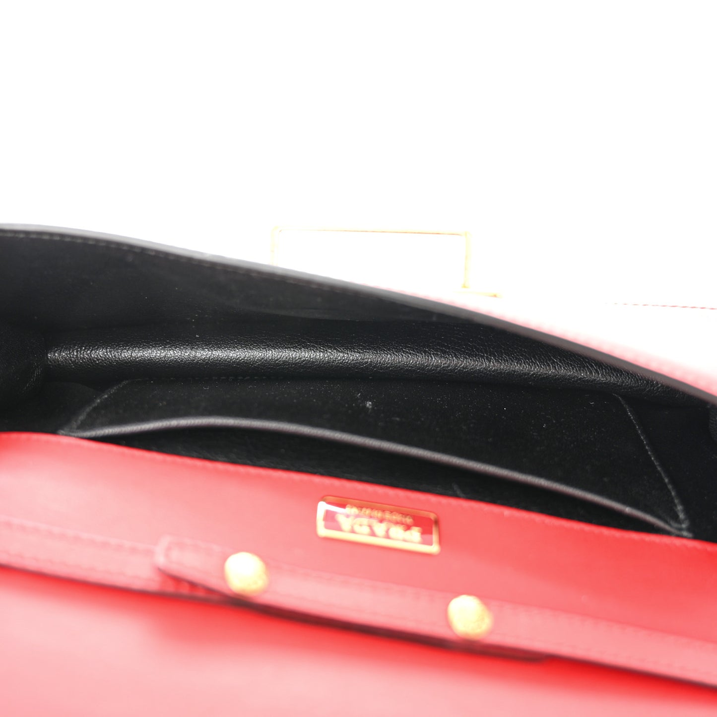 City Calfskin Saffiano Cahier Pochette Fuoco Black