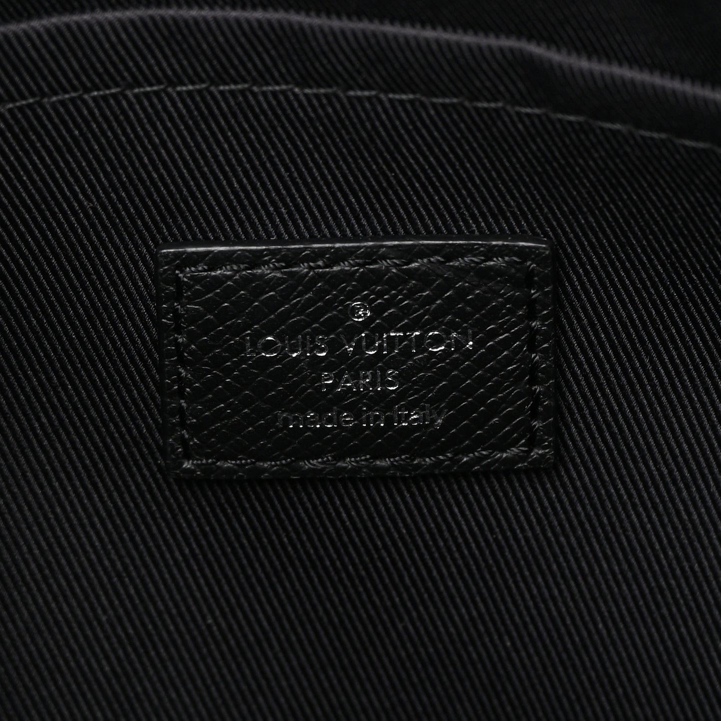 Taiga Monogram Eclipse Outdoor Messenger Black