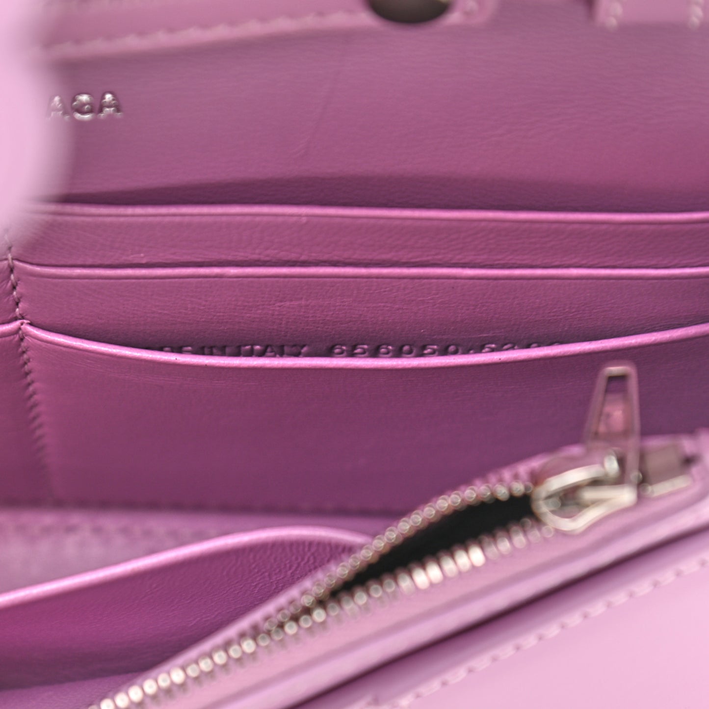 Shiny Box Calfskin Tonal B Hourglass Chain Bag Liliac