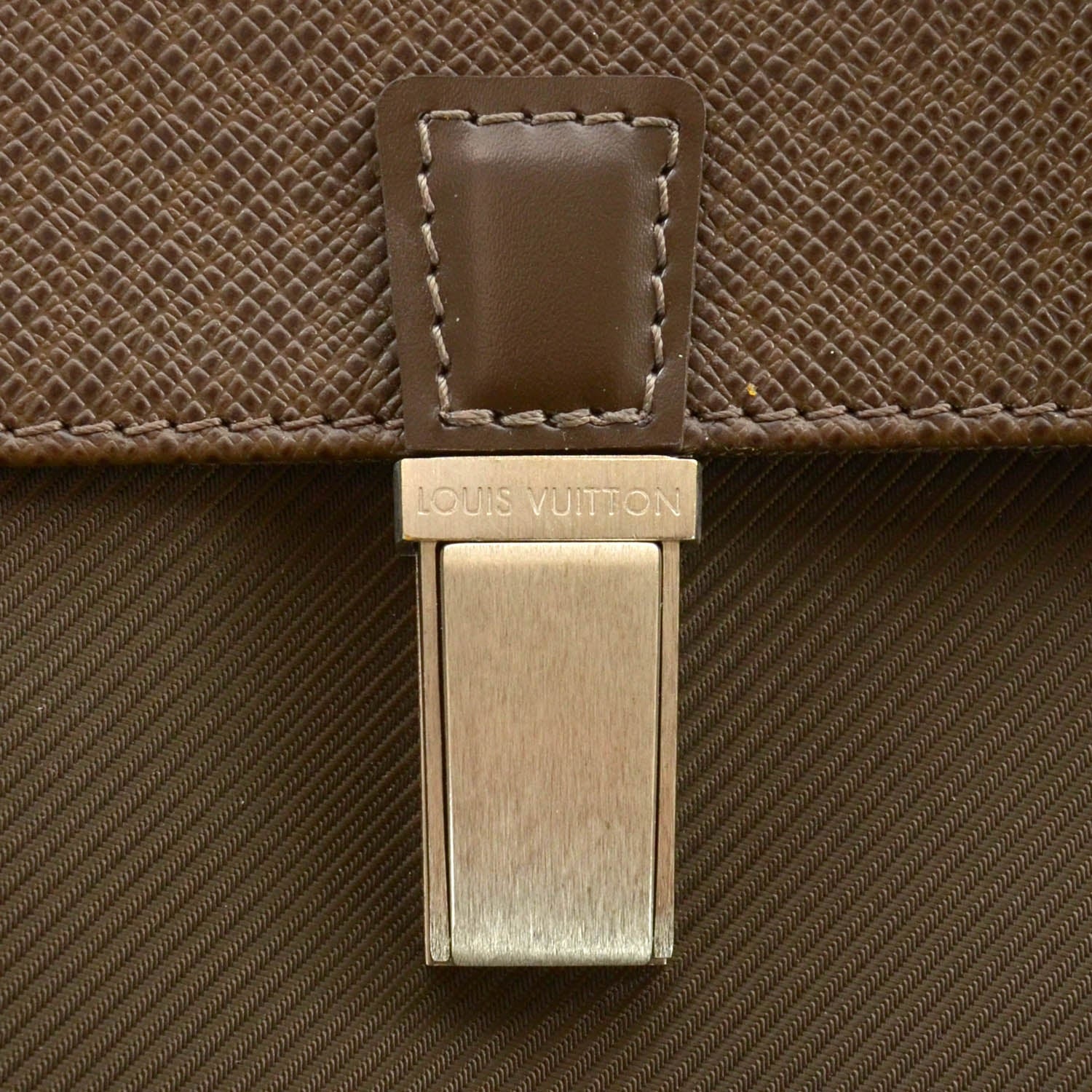 Louis Vuitton Taiga Saratov GM Grizzli 8 of 8