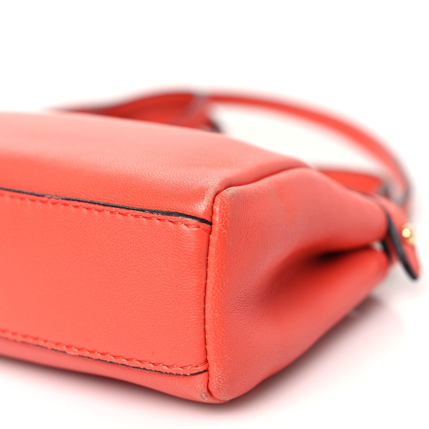 Shiny Nappa Micro Peekaboo Iconic Satchel Rosso Pimento