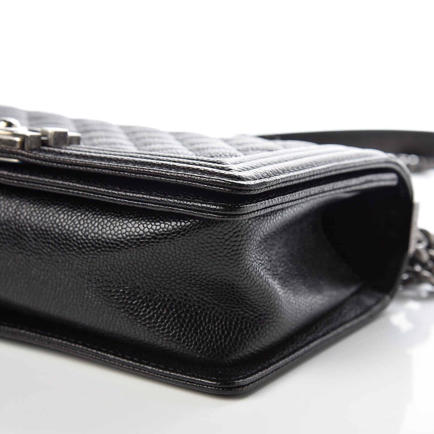 Caviar Quilted Medium Boy Flap Black