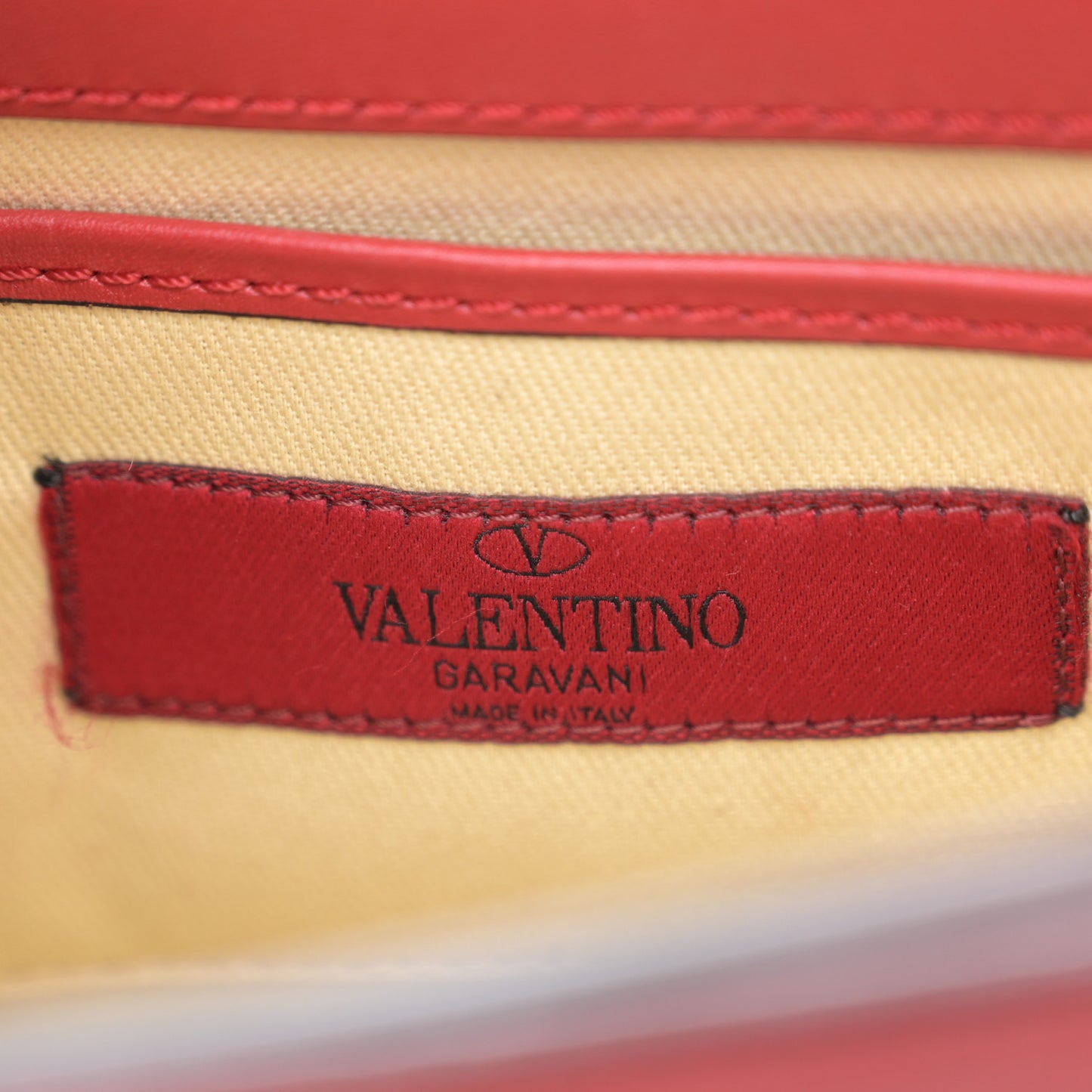 Vitello Small Rockstud Flap Saddle Bag Red