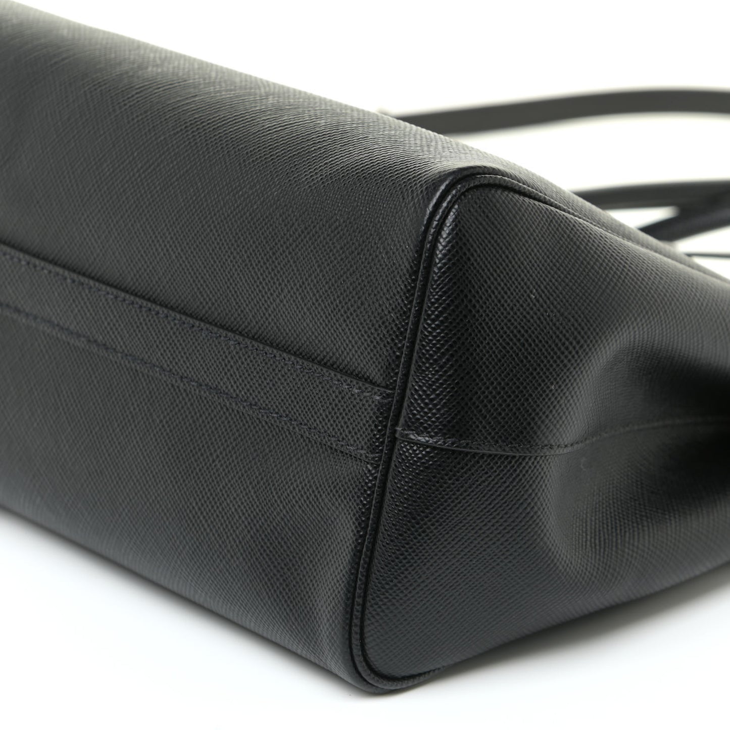 Saffiano Cuir Medium Tote Black Fuoco