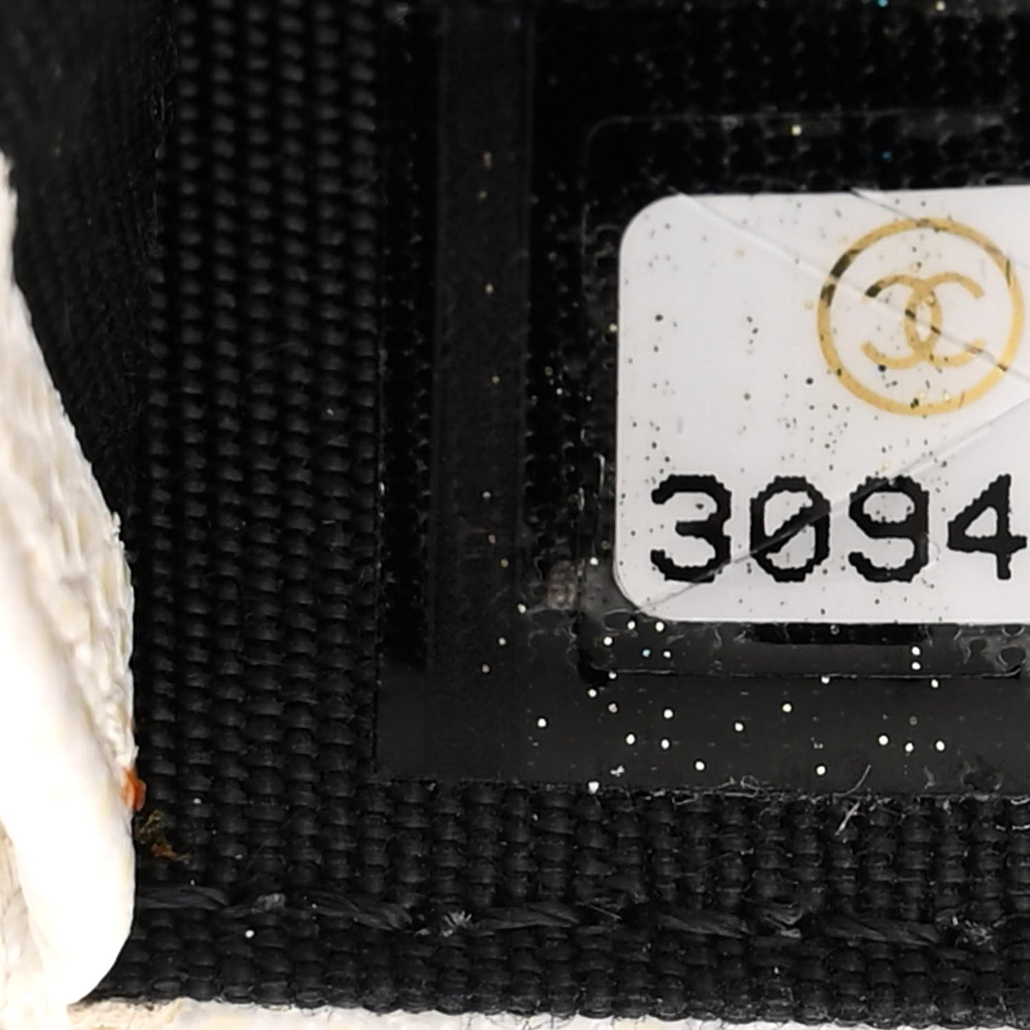 Caviar Quilted My Everything Belt Flap Card Holder White