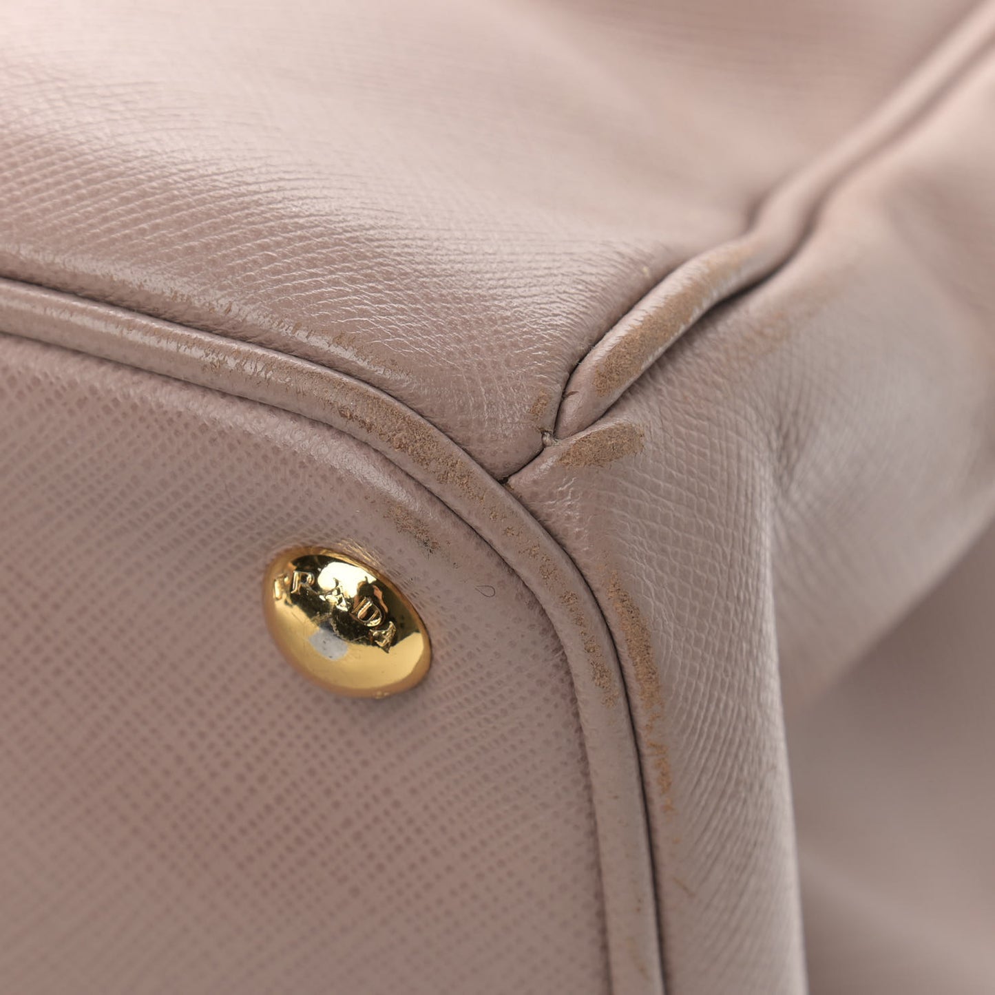 Saffiano Medium Galleria Double Zip Tote Cammeo